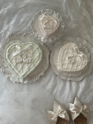 Swan Cake Lサイズ(9月30日まで期間限定販売)