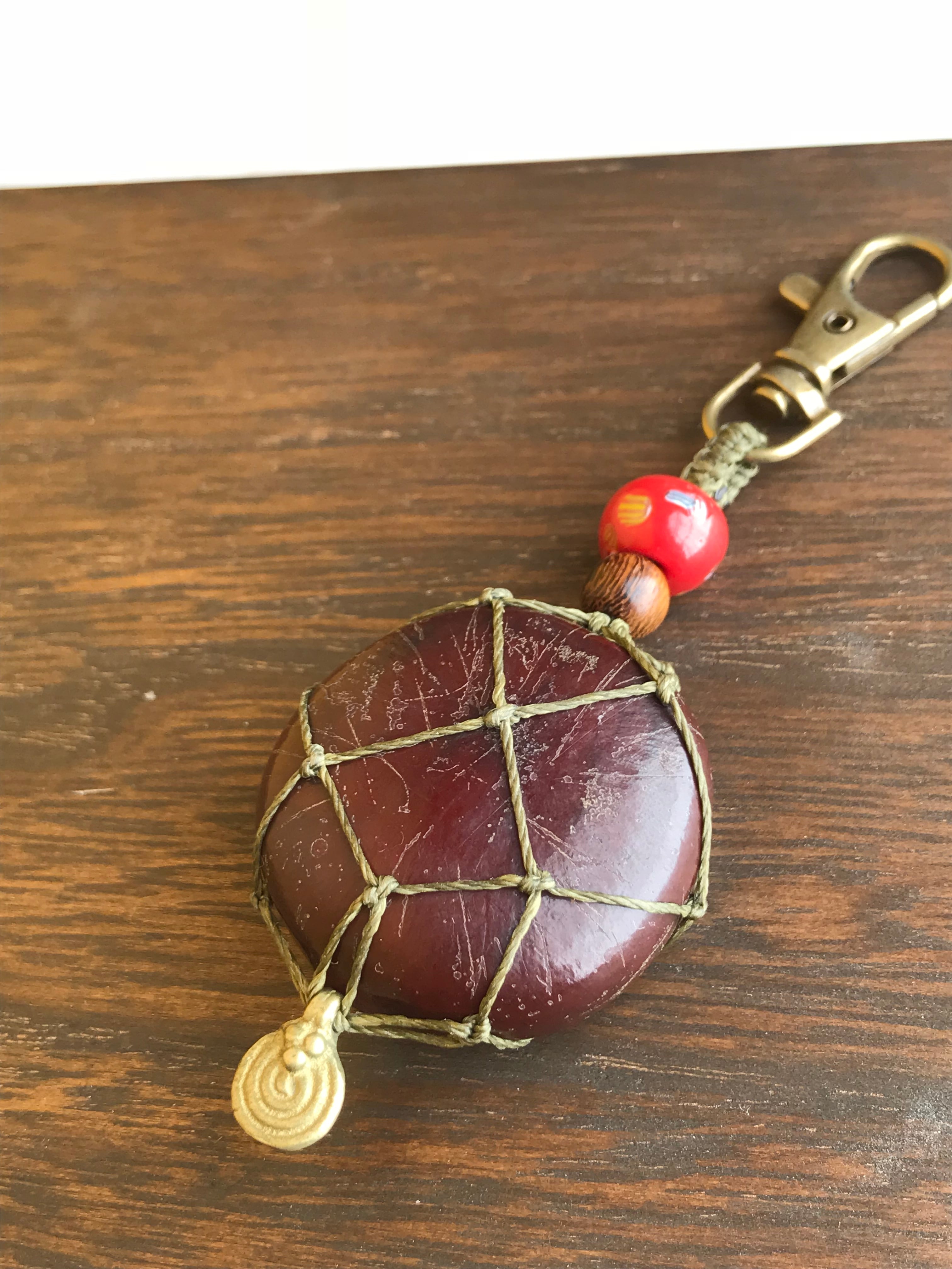 漂着豆 モダマ マクラメキーホルダー | 漂流屋 