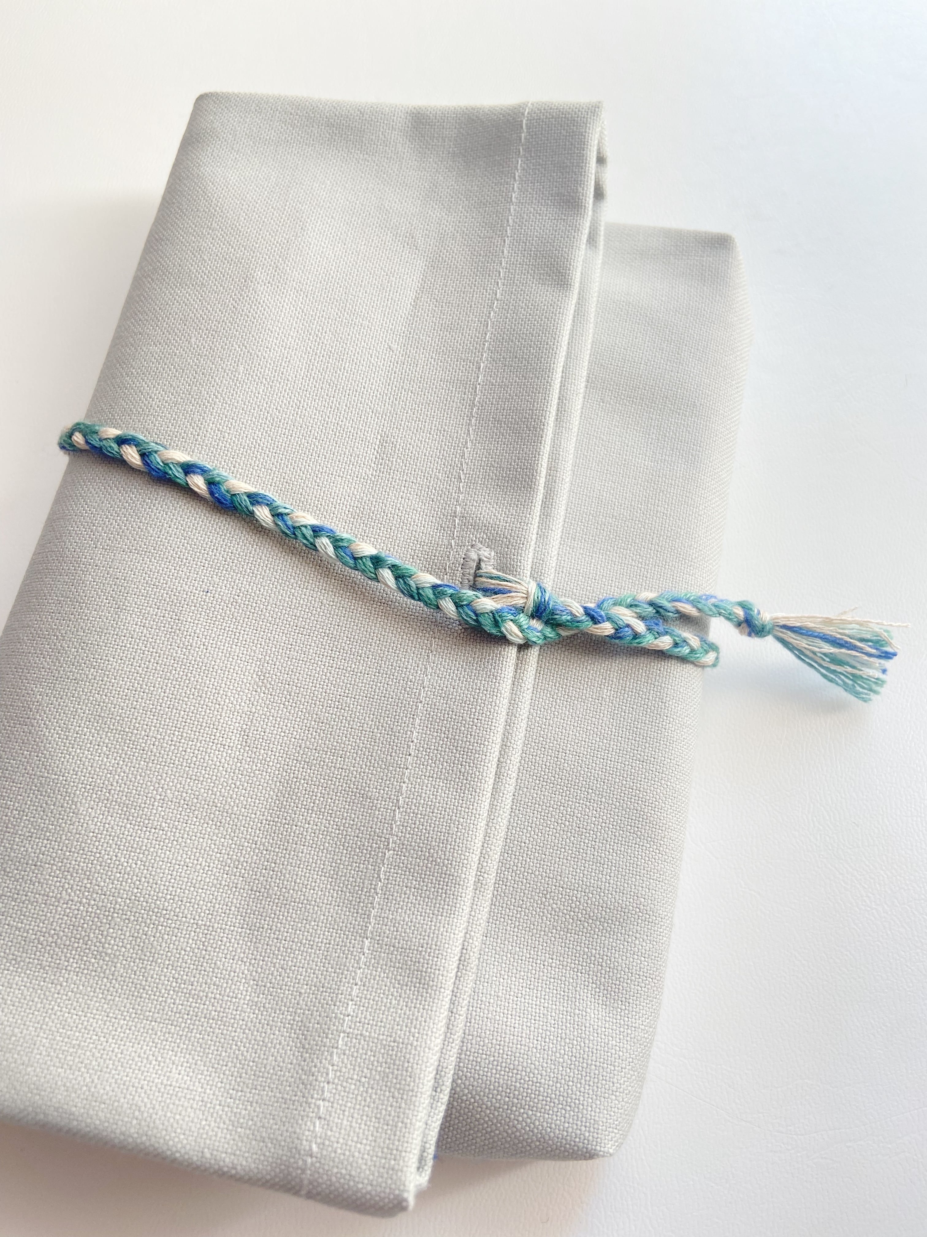 手染め紐のくるくるケース / powder grey トルマリン #17 | R o c c a