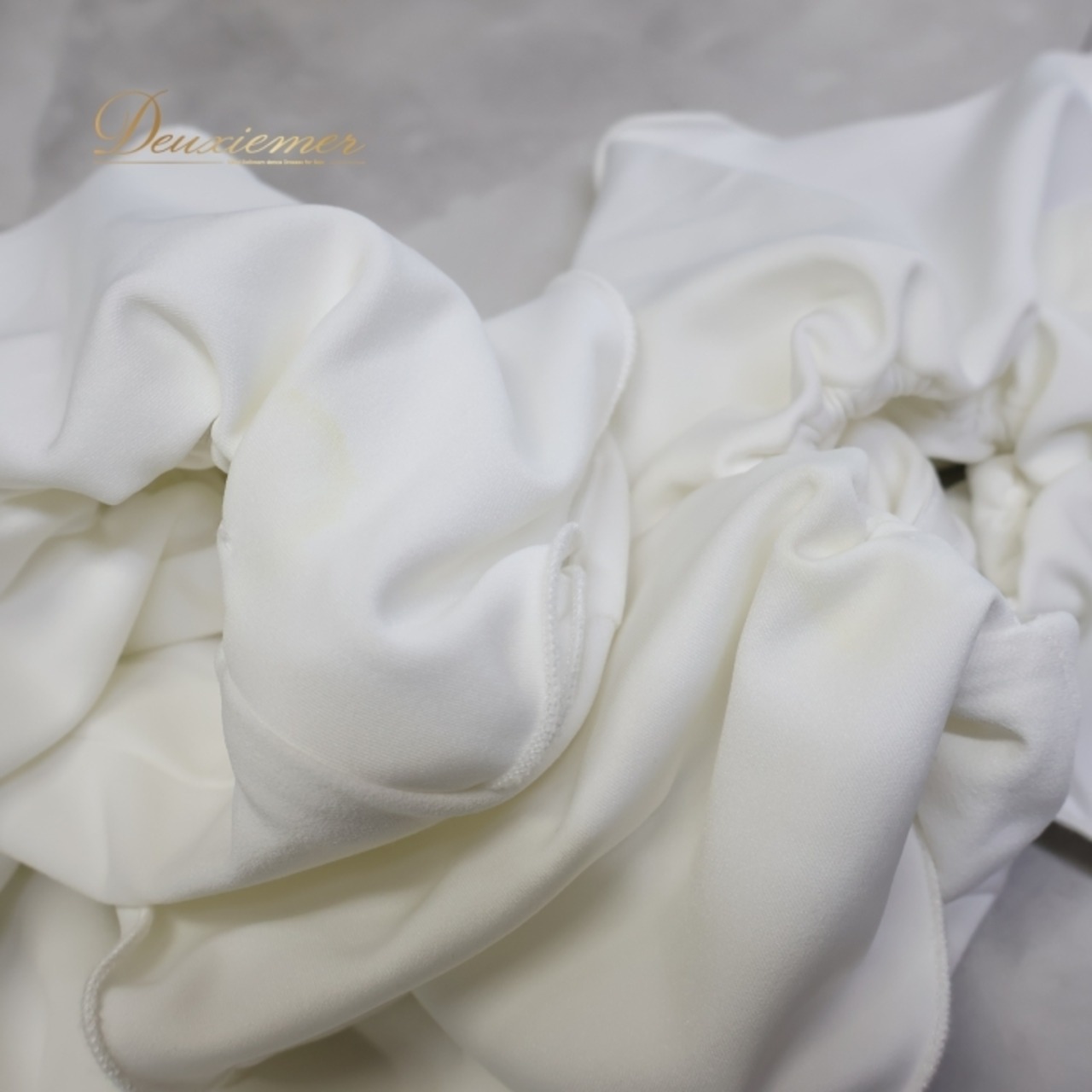 FAERIESTY ホワイト系 ワンピース ドレス ウエディングドレス マーメイド 前撮り 結婚式 白 無地 シンプル 伸縮 ストレッチ フリル リボン ヘアアクセサリー ティアラ ネックレス ピアス アームカバー 華やか ポーチ シルバー系 ピンク系