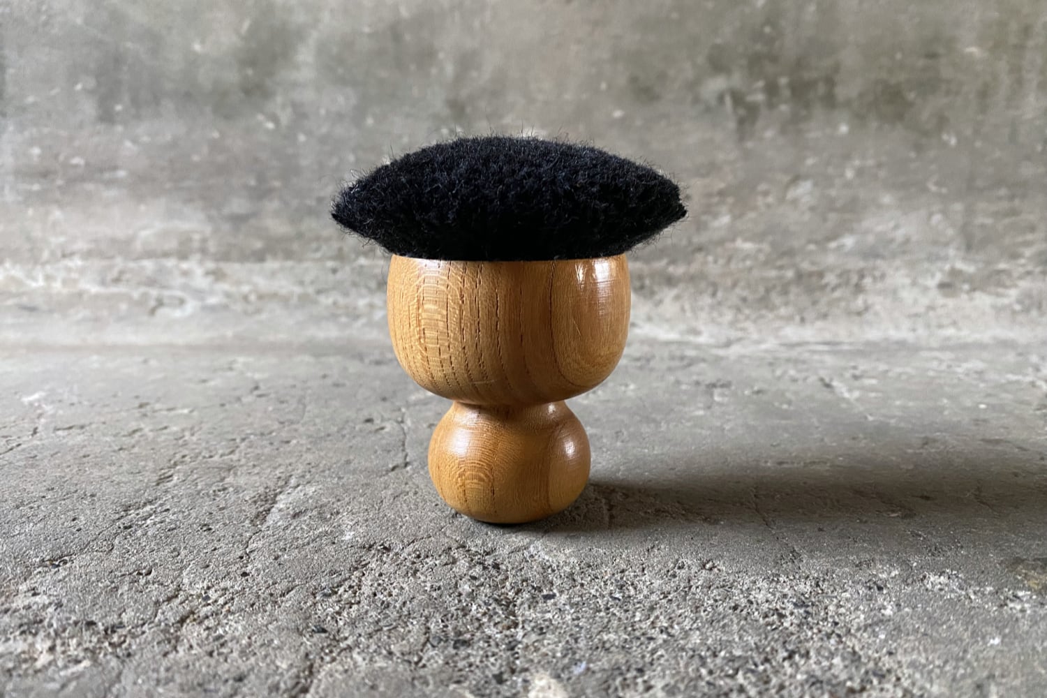 革用ブラシ〈べにばな〉 | 米沢緞通・滝沢工房｜Yonezawa-Dantsu