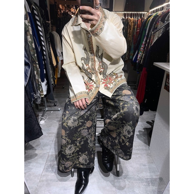 1970s ” 捻れ花 ” Beautiful Ethnic Flower all Over vintage Open collar shirt (made in Germany)