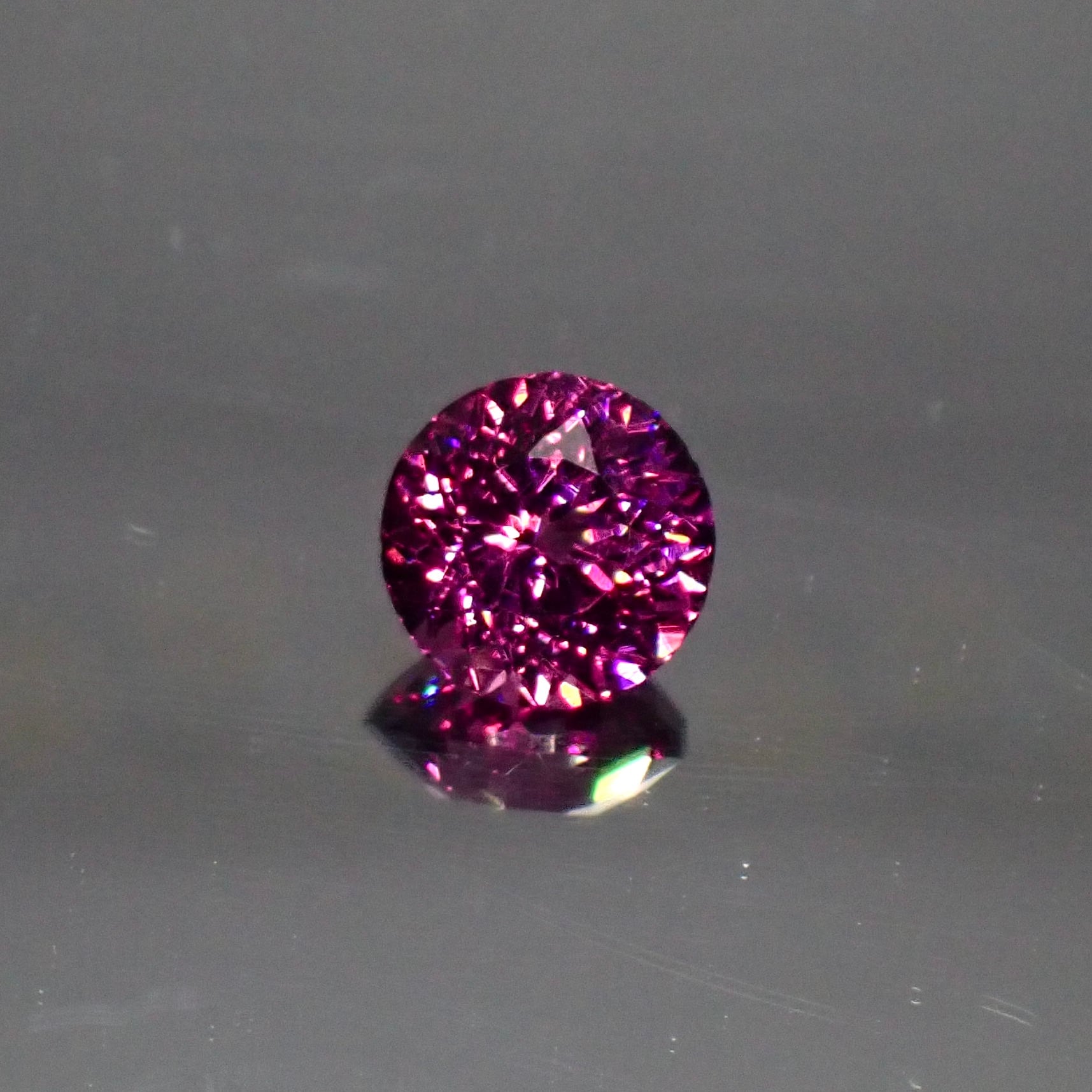 Bright Brilliant Cut™️ “145 Facets”】紫が宿す神秘、光の結晶 0.80