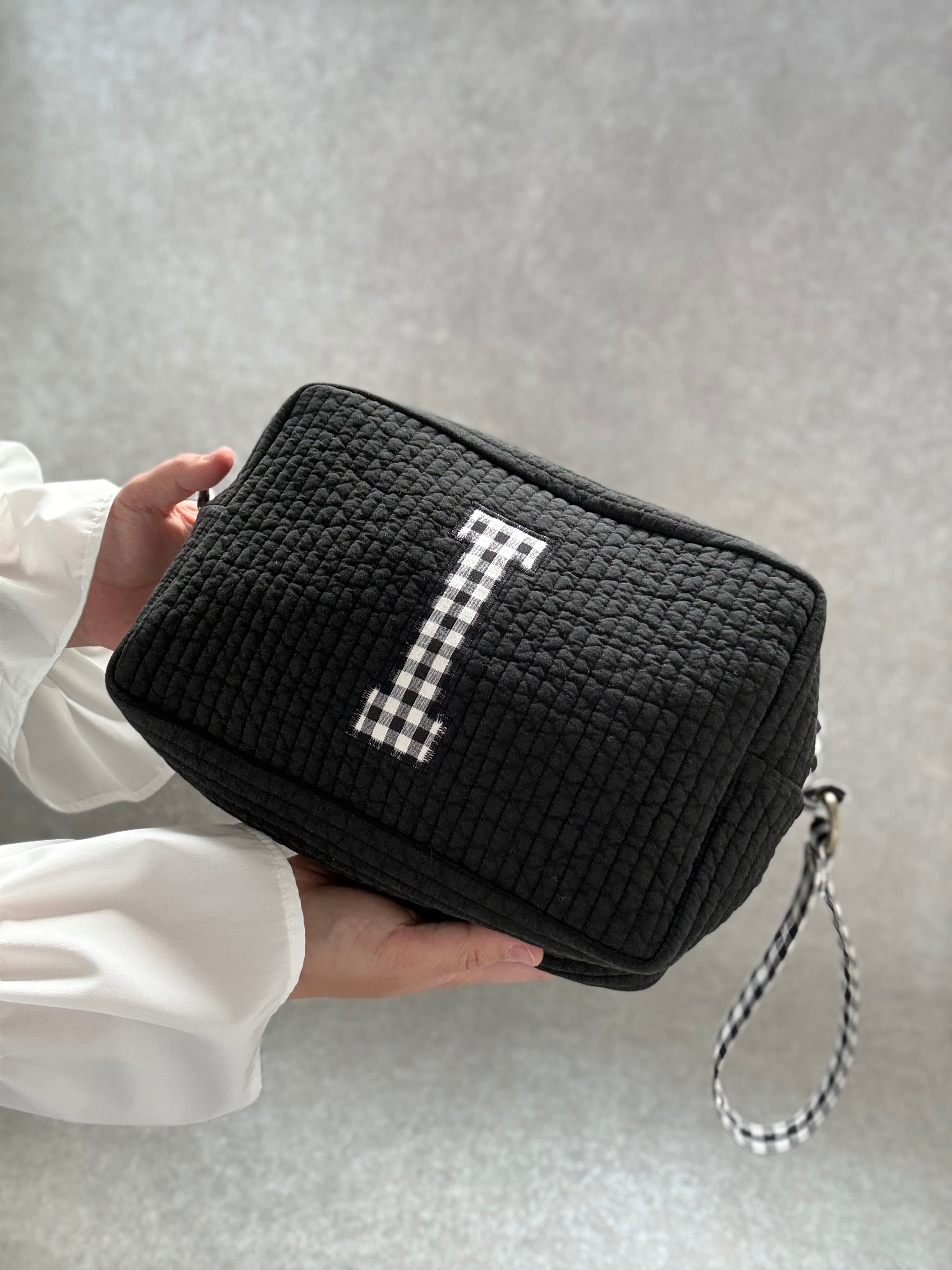 受注制作【washable】nubi initial pouch （ヌビの イニシャルポーチ