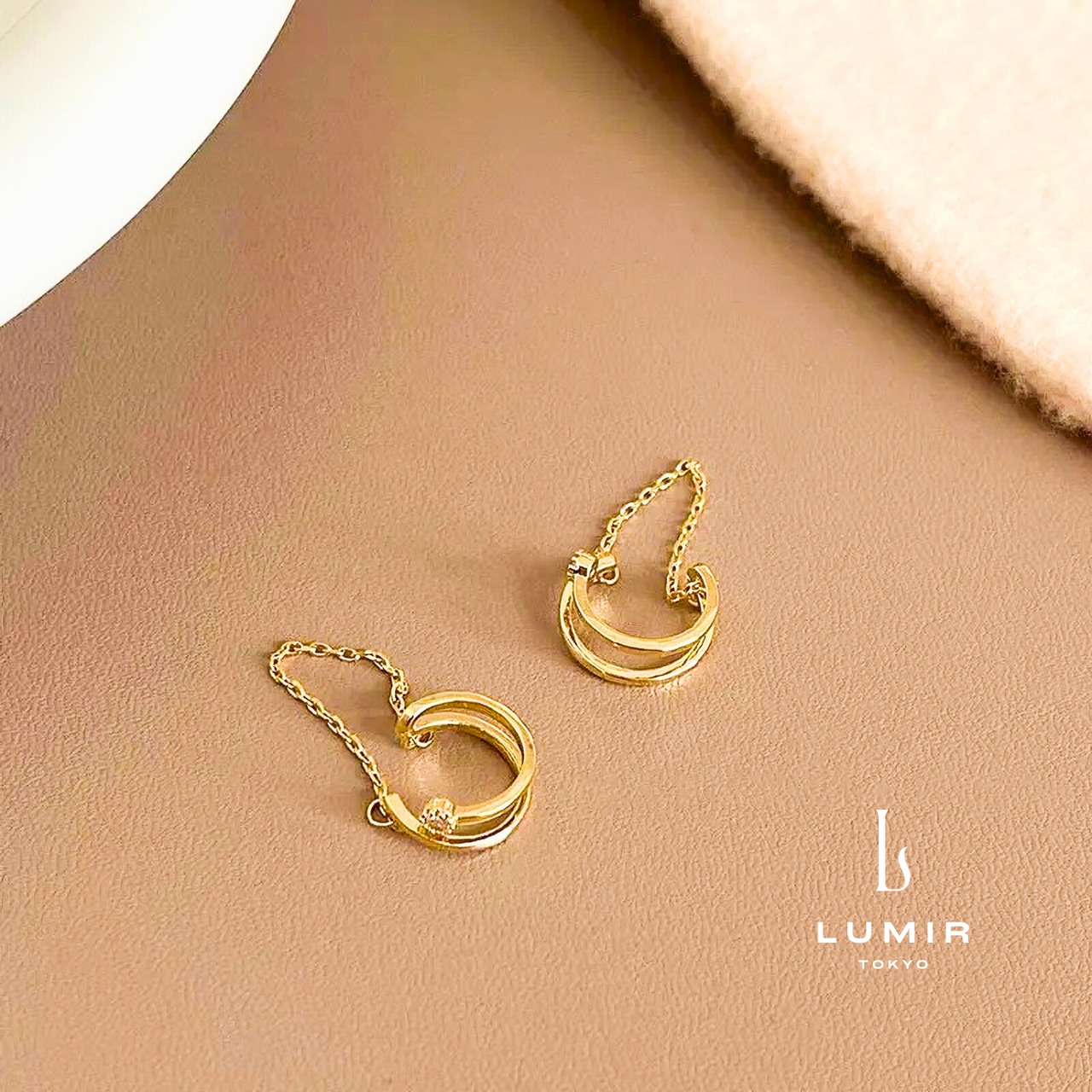 モダンレイヤードジルコニアイヤーカフ