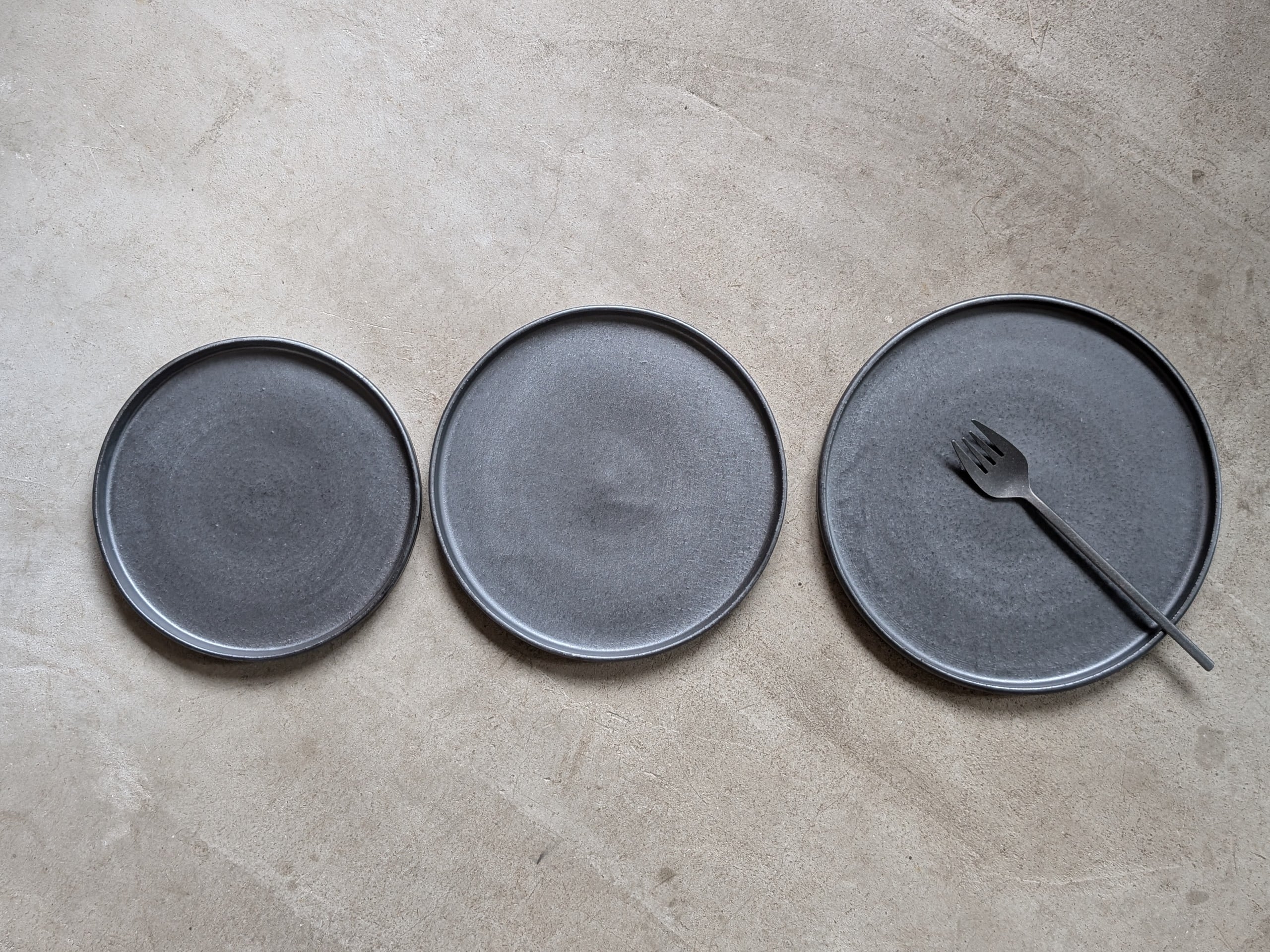 信楽焼 KUROスタックトレイ プレート26cm | HARVEST | inoya | Basic