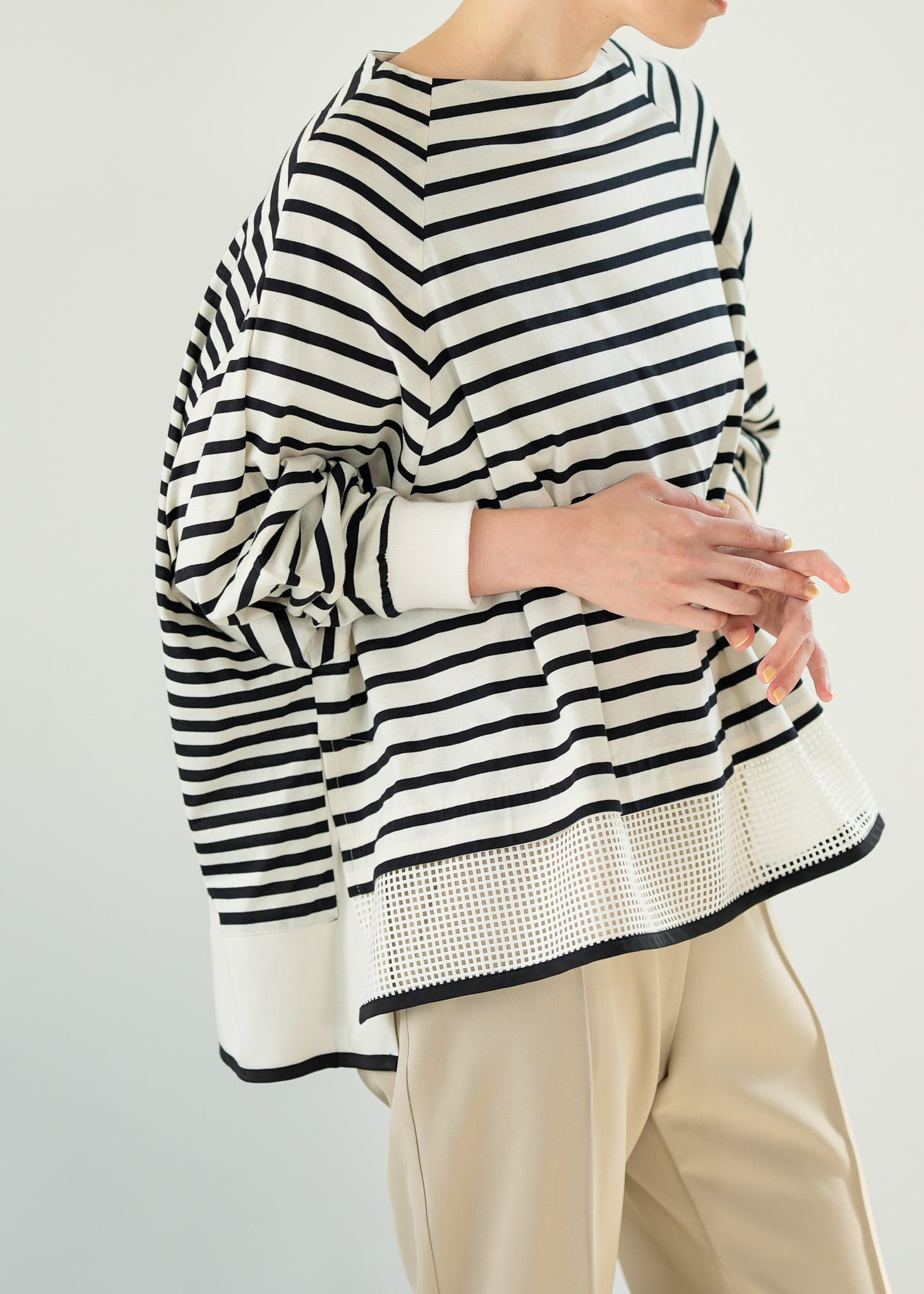 メッシュヘムボーダーフレアプルオーバー(ベージュ×ブラック) 2611594 ラリアムー