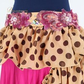 ベリーダンス オリエンタル 衣装 上下セット ピンク系 ドット 水色 ラインストーン 茶 花 フリル 華やか トップス スカート ベルト 豪華 鮮やか ストーン 舞台 装飾 キラキラ 大人っぽい ブラウン系