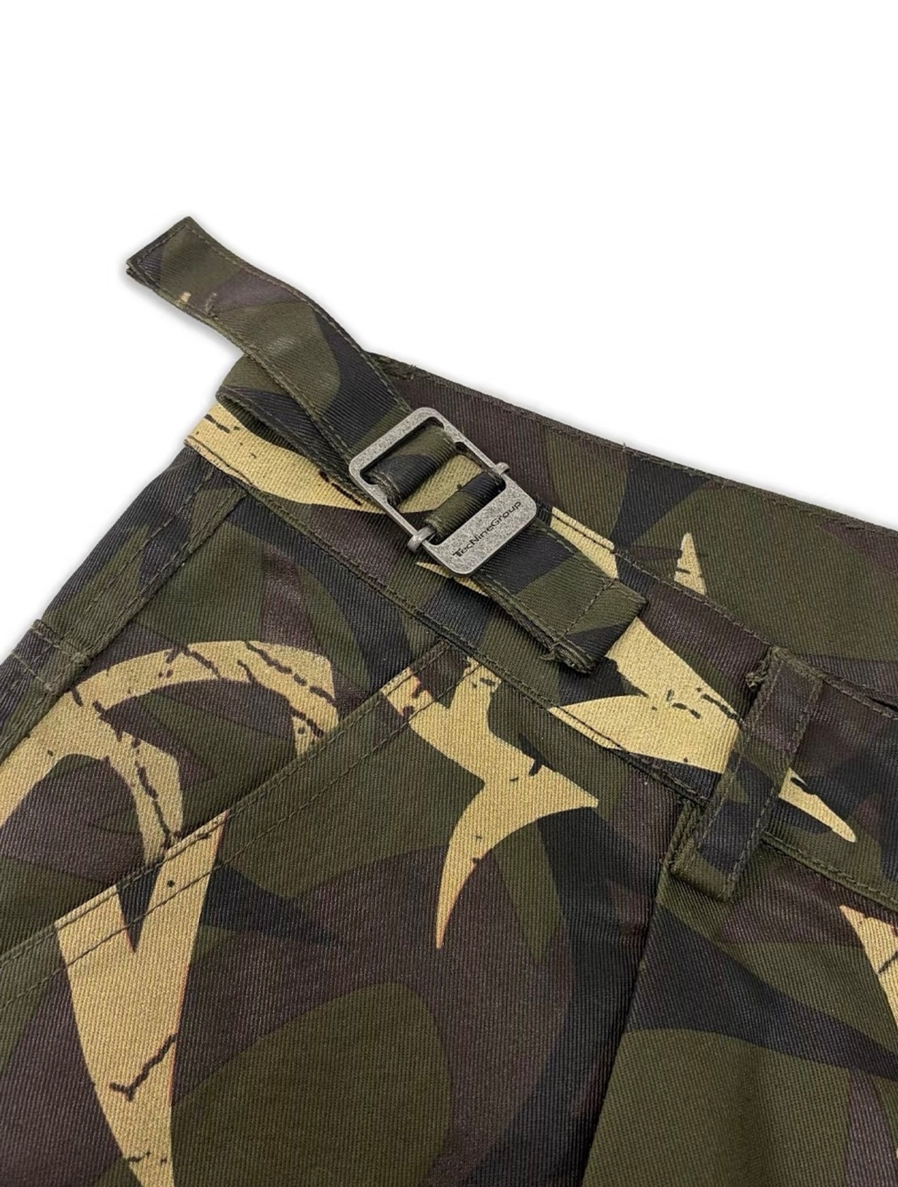【TecNineGroup】THORN STAR CROPPED PANTS