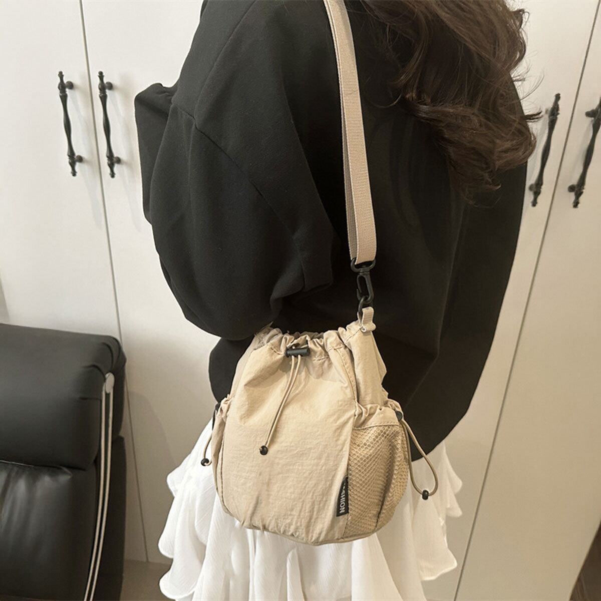 ミニバッグ ショルダー バケットバッグ レディース メンズ 韓国 スマホポーチ おしゃれ 大人 かわいい 小さめ コンパクト ライブ フェス ミニポーチ ドローストリング 大人可愛い 大人女子
