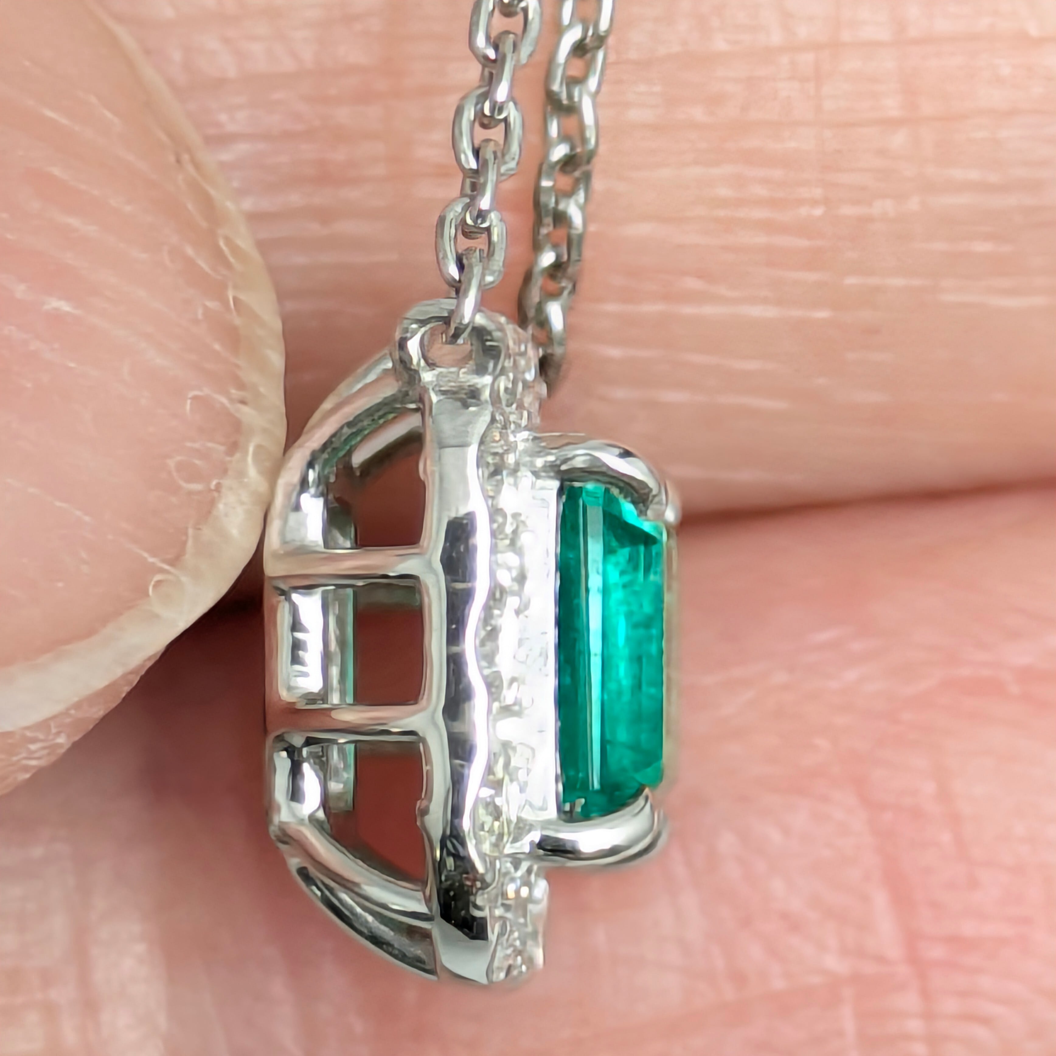 Pt900/850エメラルドネックレス コロンビア産 エメラルド 0.542ct