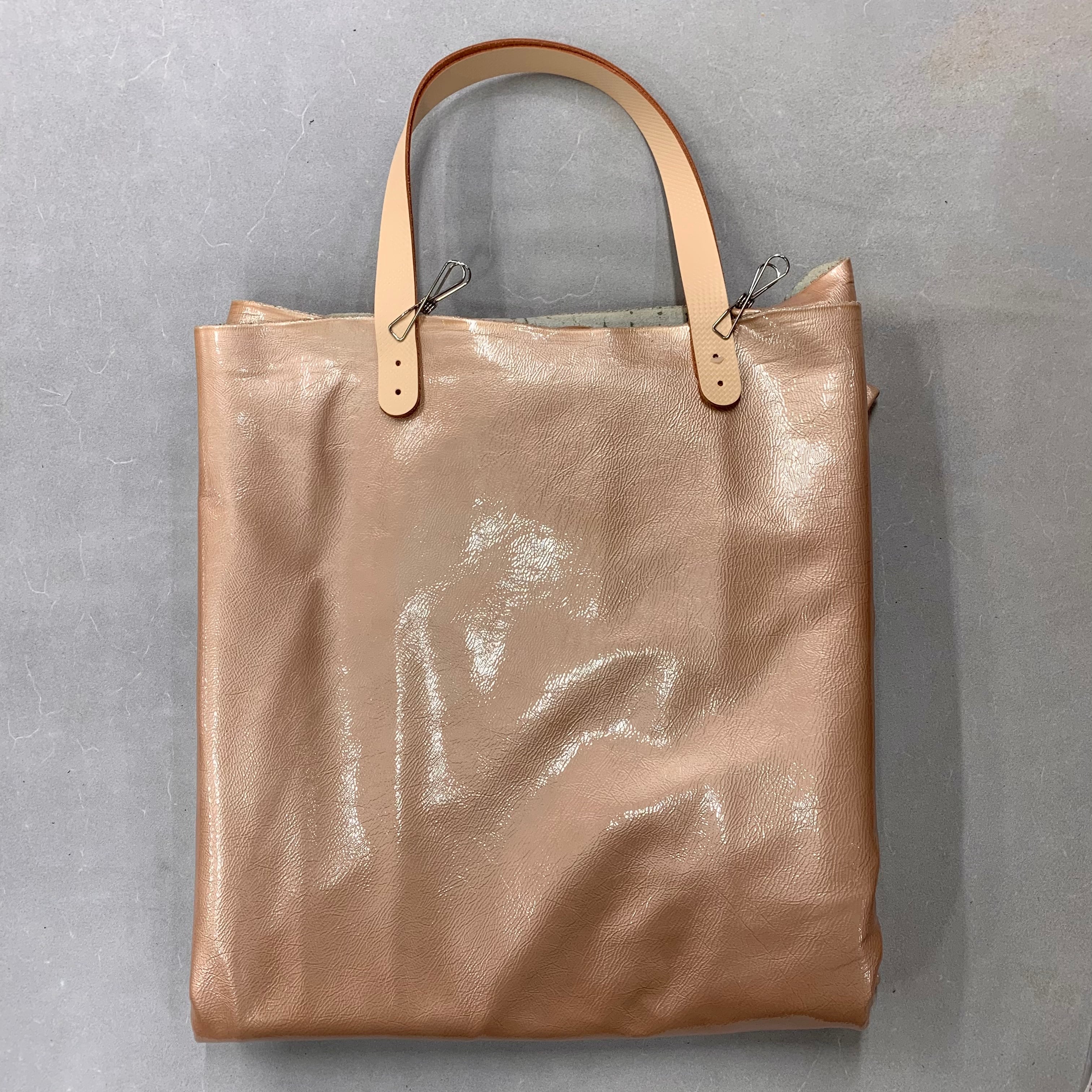 ☆[半裁]牛革 シェブロン加工【うすだいだい】【サイズ：約200ds以上