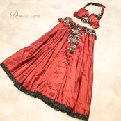 ベリーダンス 衣装 INCA belly ツーピース 上下セット セットアップ オリエンタル レッド系 ブラック系 シルバー系 ホワイト系 ピンク系 赤 ワインレッド 黒 ラインストーン ビーズ ラメ 装飾 練習 レッスン 舞台 発表会 イベント ダンス ステージ ダンス衣装 キラキラ 輝き 光沢 鮮やか おしゃれ 花柄 スリット
