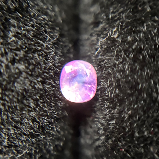 シルキーサファイア 0.265ct 3.77×3.34×2.6mm ハート ルース | TzuGem  