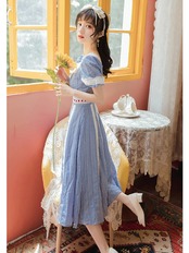 【0006】Retro Cherry Lace Short Sleeve Dress