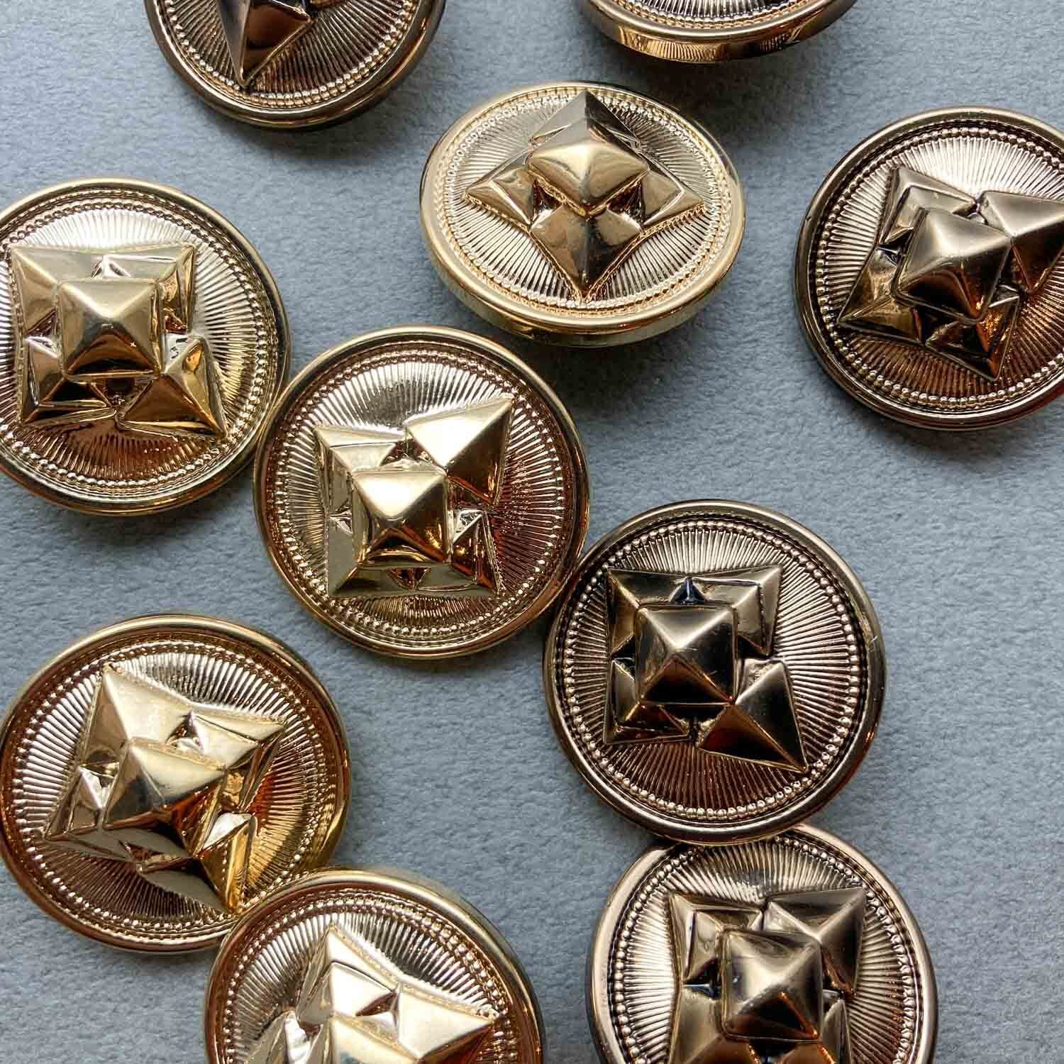 スタッズ風モチーフゴールドボタン（25mm） | Dua-アクセサリーパーツ