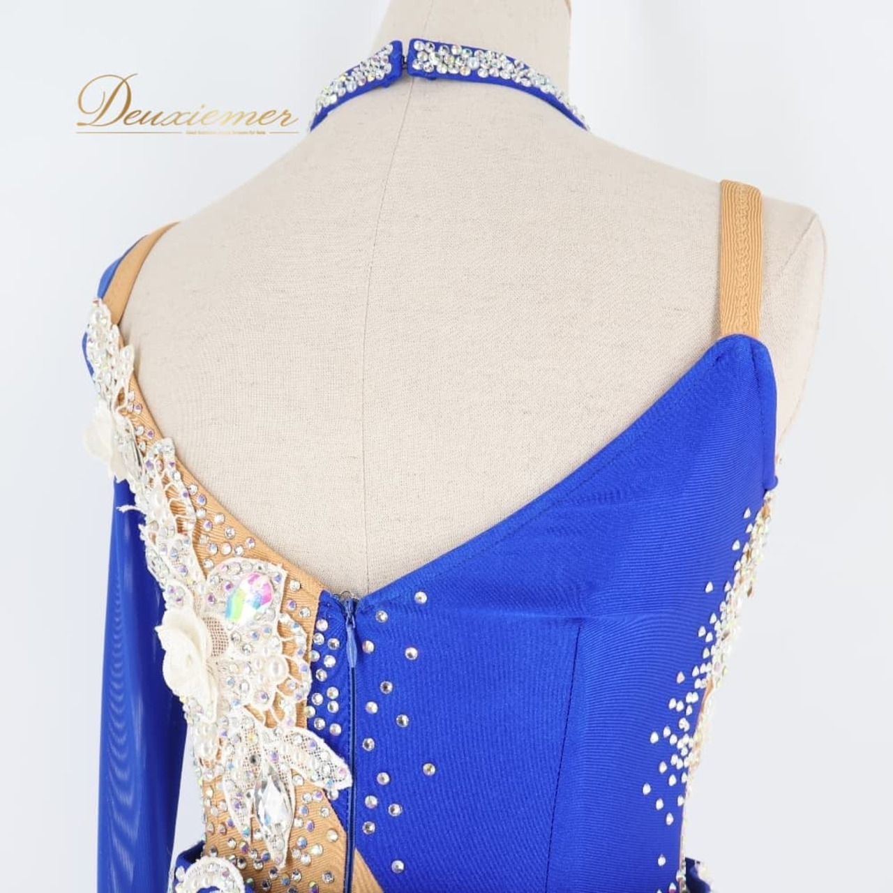 社交ダンス 衣装 ドレス ワンピース ラテン ホワイト系 ブルー系 白 青 フリンジ デモ 競技 ダンス パーティ 発表会 豪華 華やか デモンストレーション きらきら ダンス衣装 競技用