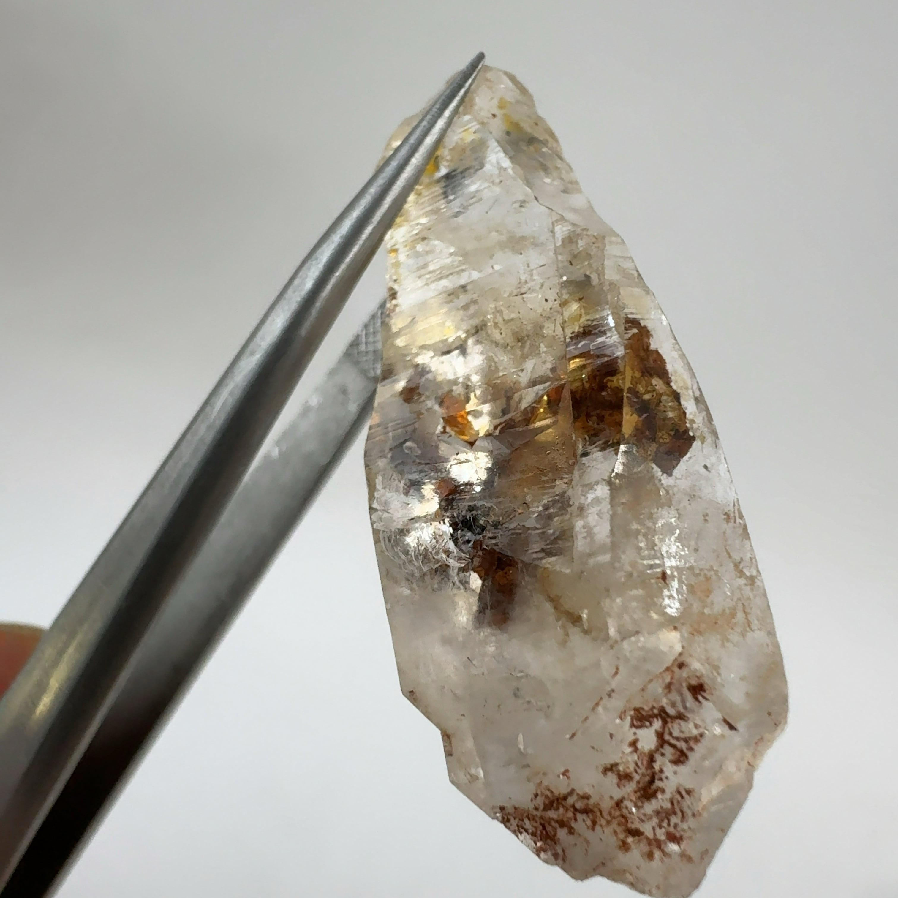 オイルインクォーツ クラスター 水晶 標本 鉱物 原石 【公式通販】