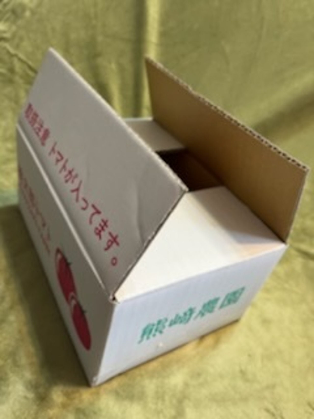 新鮮桃太郎夏トマト　不揃い　2.9㎏以上　２２００円