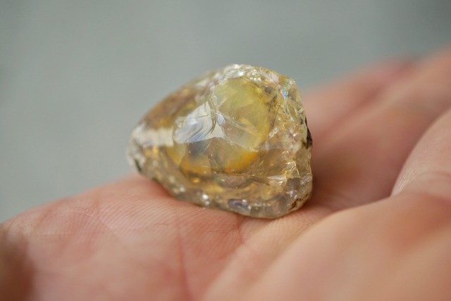 エッグ・イン・オパール Opal Egg 1082