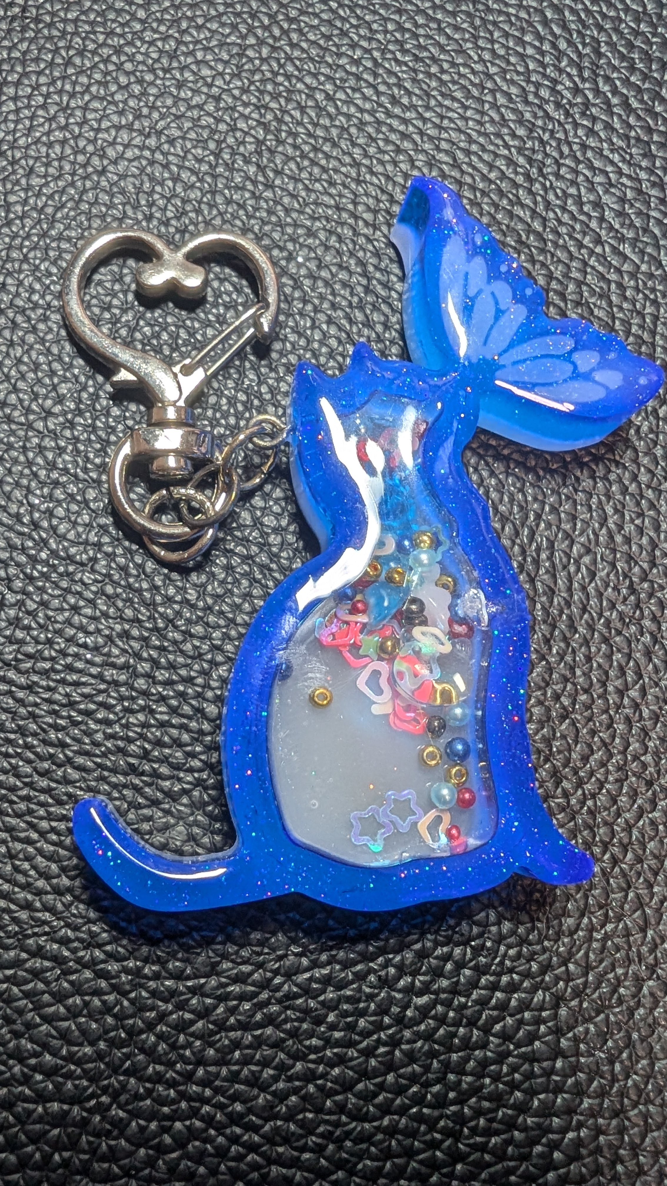 ♪キラキラ蝶々の宇宙キーホルダー