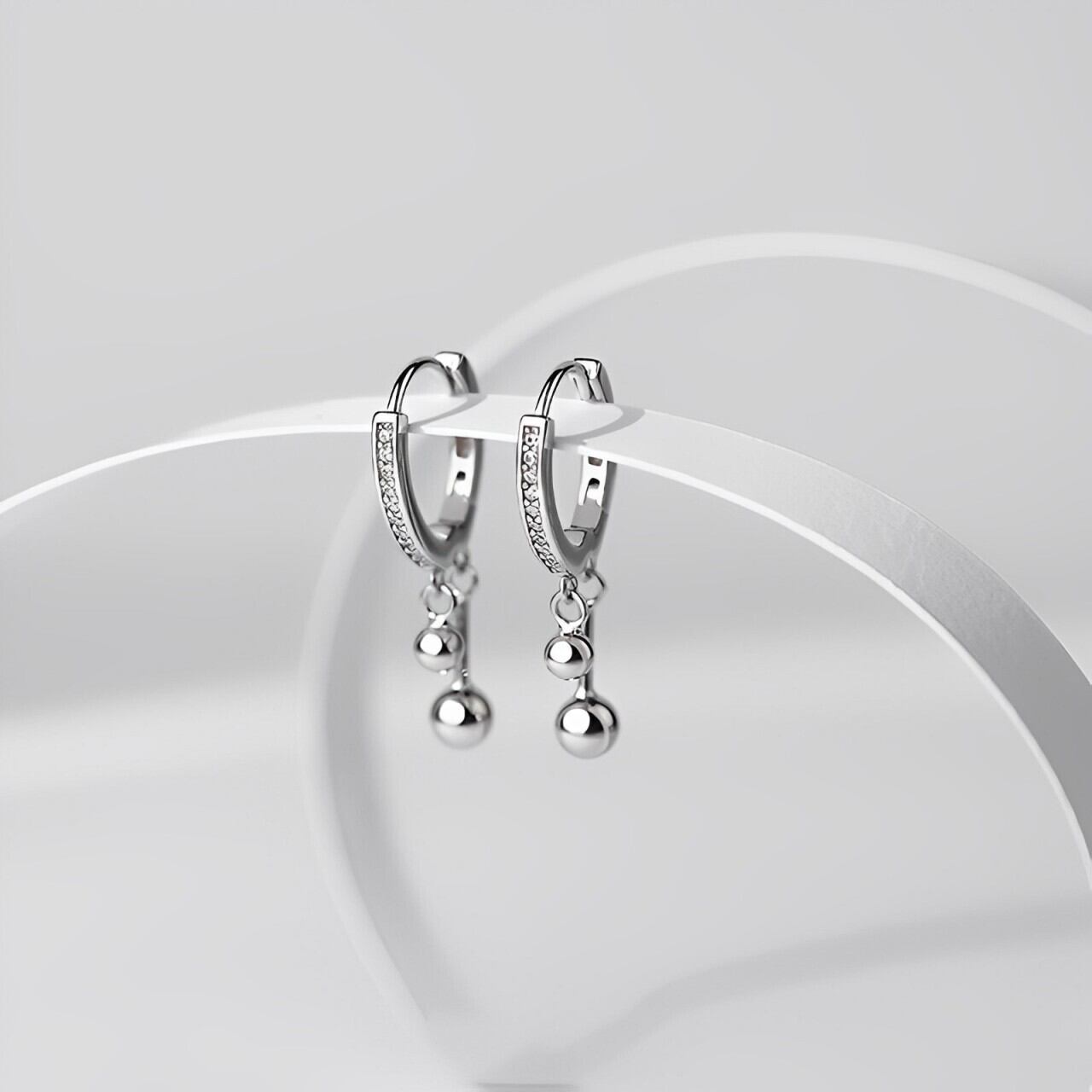 フープピアスラウンドチャームピアス E00163