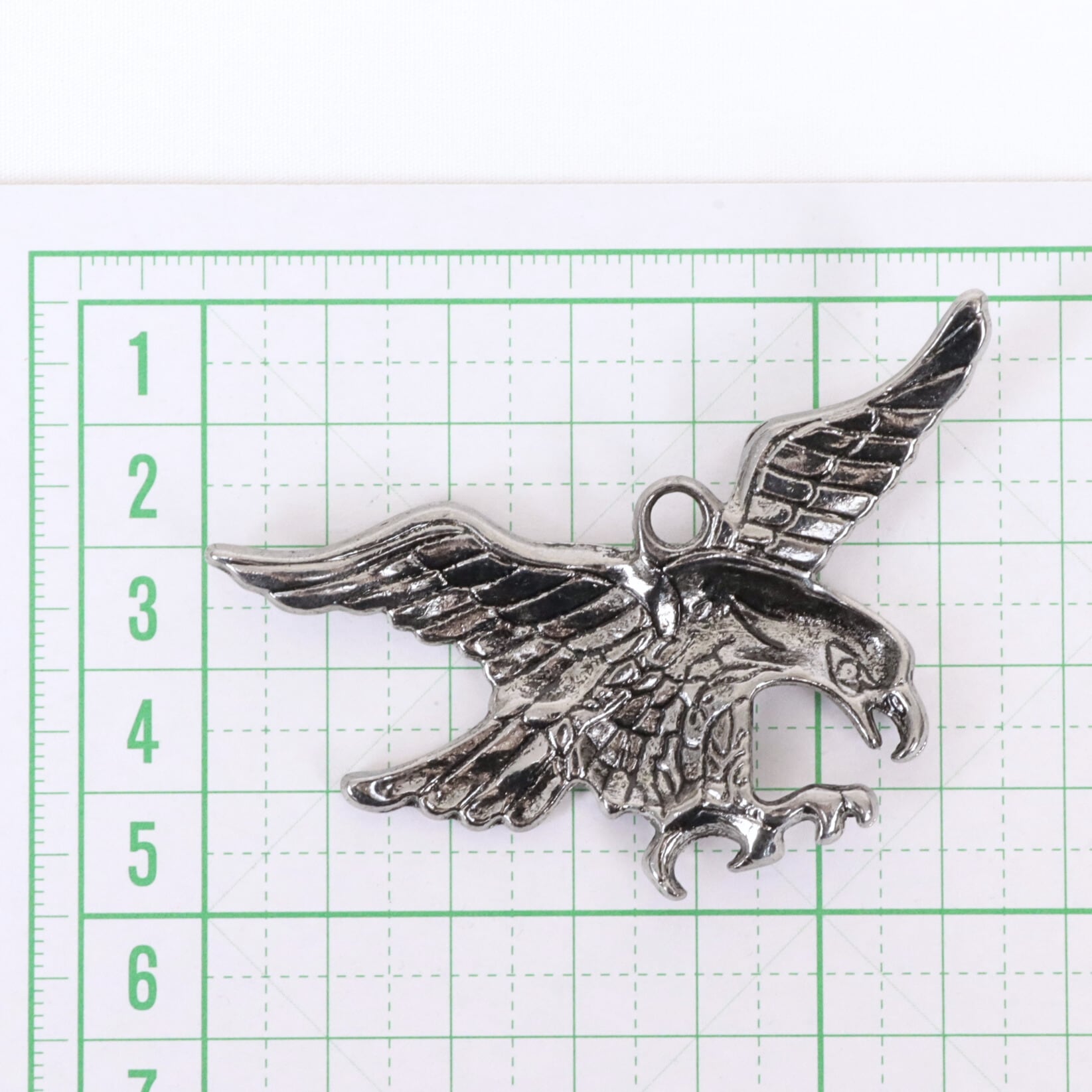 鷹 パーツ アンティーク風 シルバー 金属 02000245 ハンドメイド 装飾