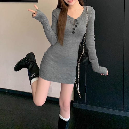 3色／ボタンデザインニットミニワンピ ・74319