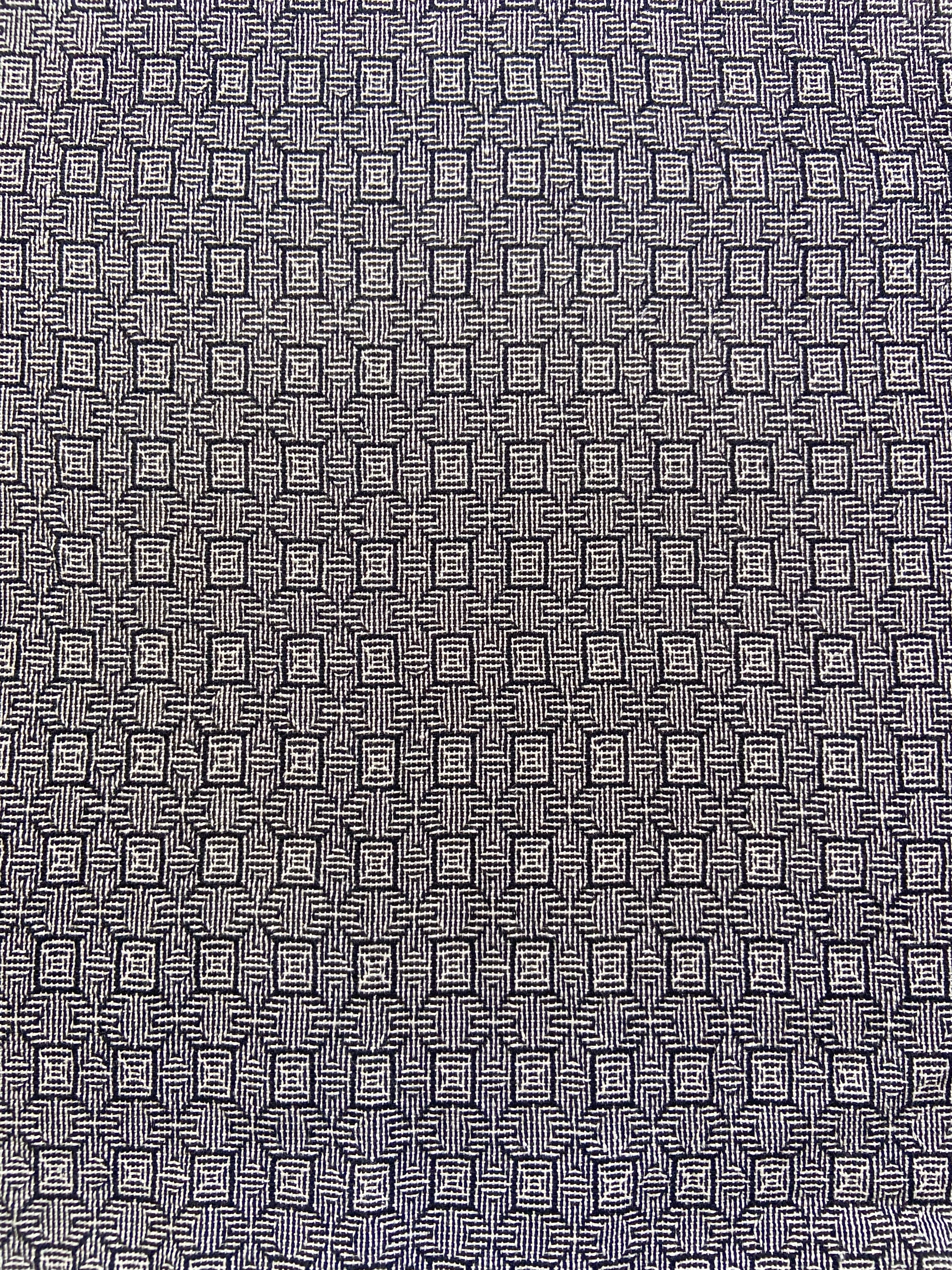 Hand-woven scarf / Black Clover 手織りシルクのショール ブラック