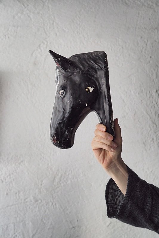 黒鹿毛の馬 トロフィー-antique plaster hunting trophy