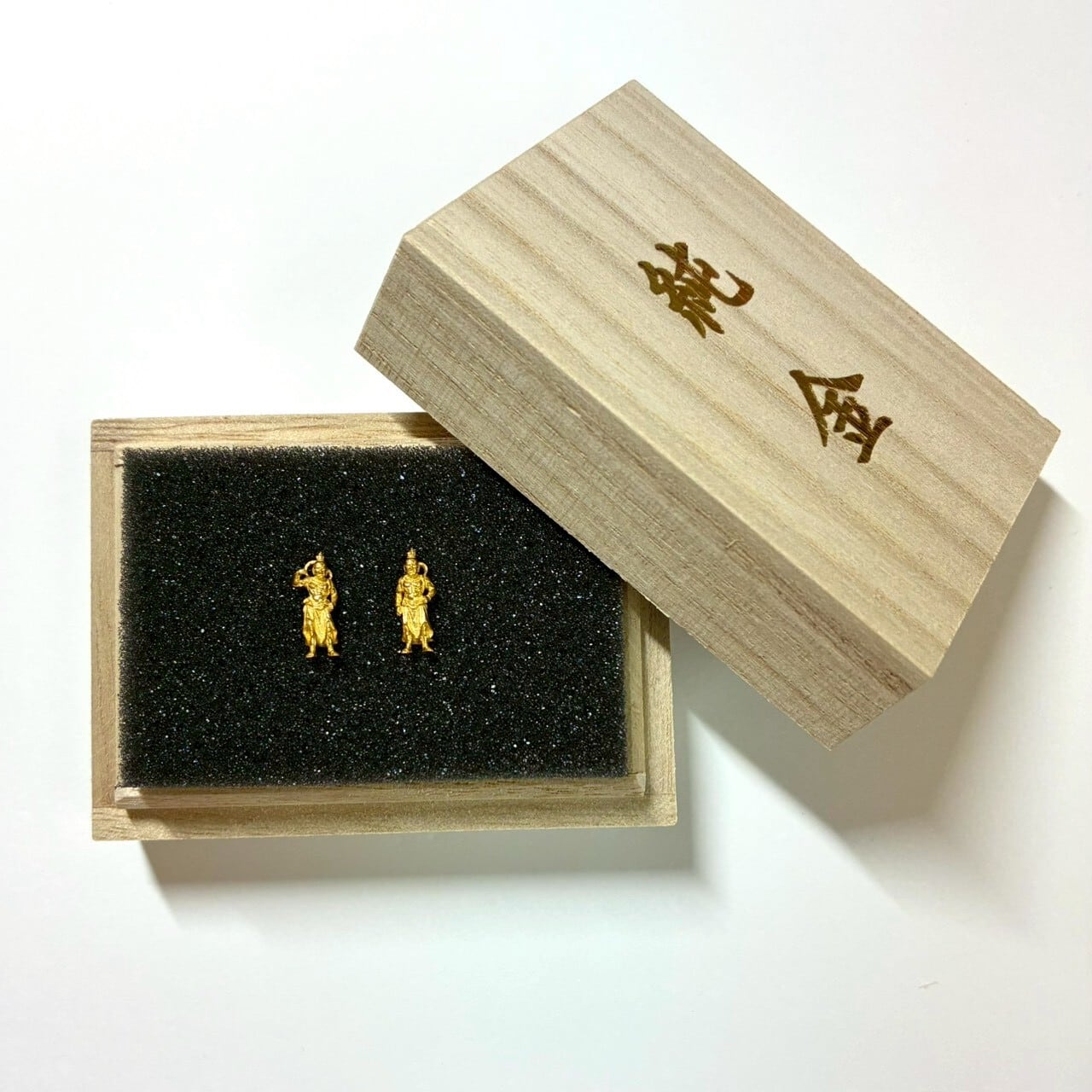 純金の金剛力士像「阿形（あぎょう）・吽形（うんぎょう）」セット