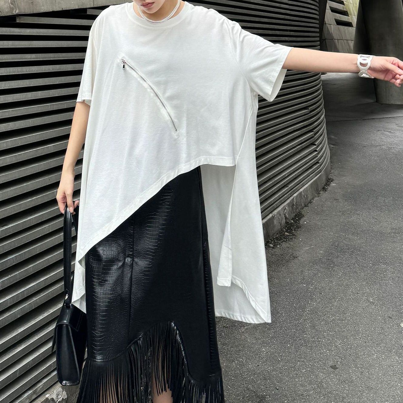 ASYMMETRIC ZIPPER DETAIL LOOSE LONG T-SHIRT M-17215