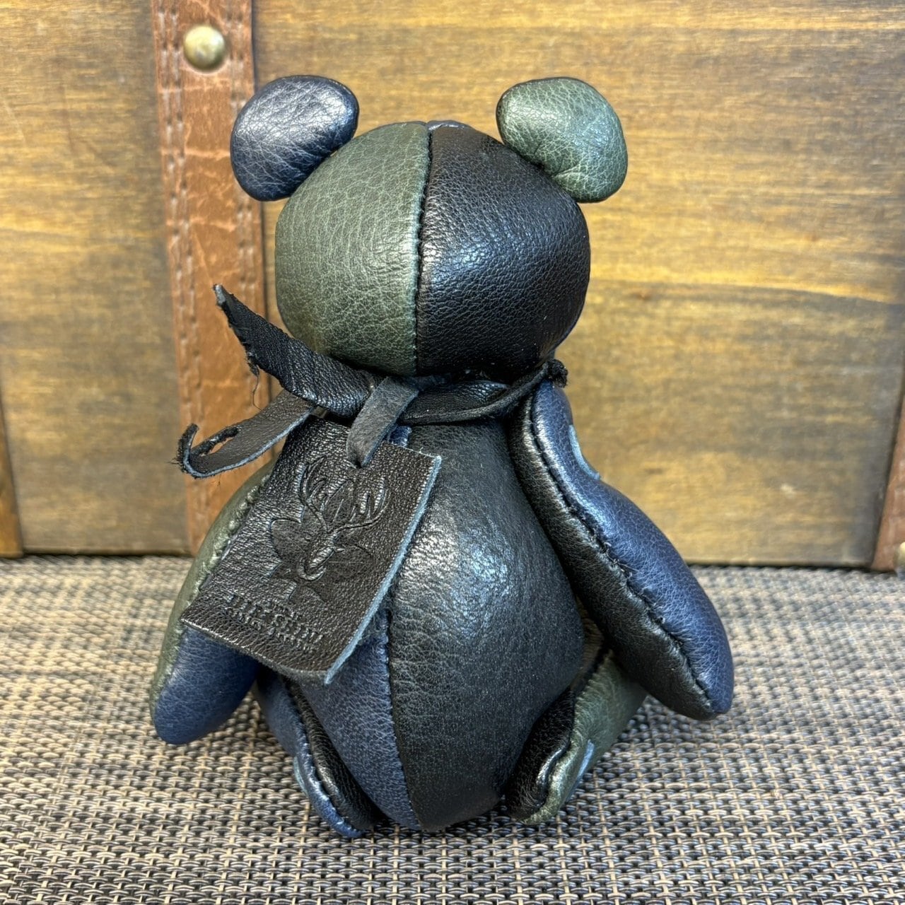 【ジビエレザー鹿革】のベルベア★マイスターの手作り「ベルズベア」カラフルダーク系　写真の1点販売です