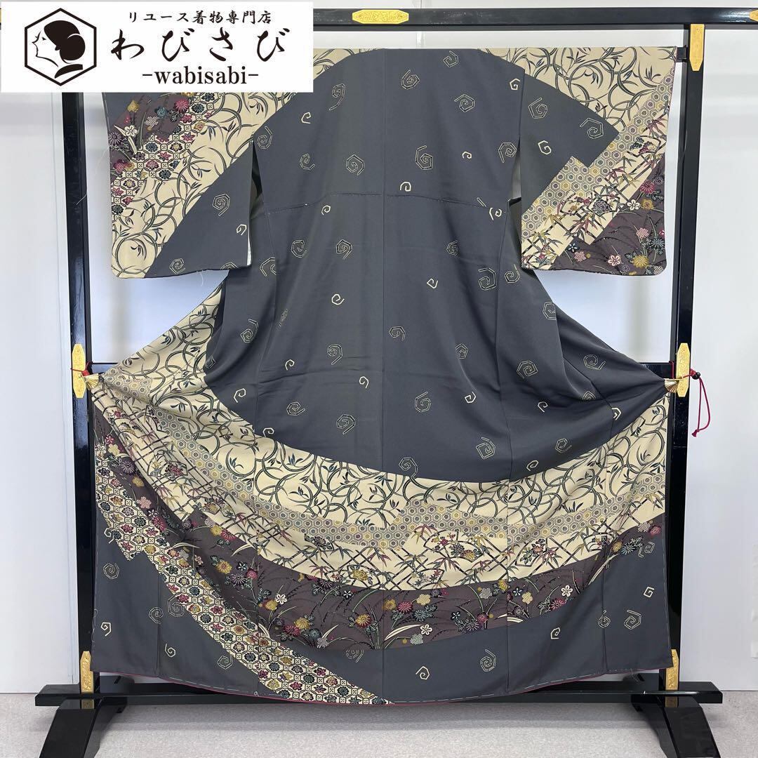 訪問着 美しい紅型 亀甲に花模様 灰色 縮緬 しつけ糸 K-3908 ｜訪問着  