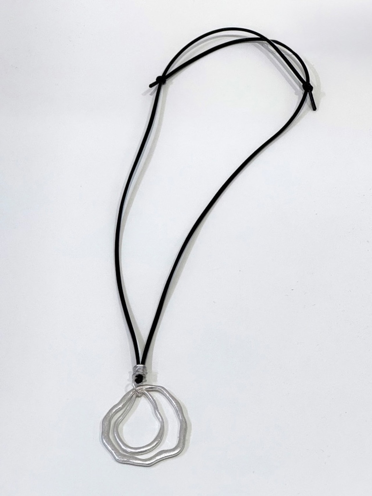 幾何学ネックレス