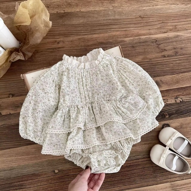 【取寄】ガーリーすぎて大優勝な花柄フリルロンパース