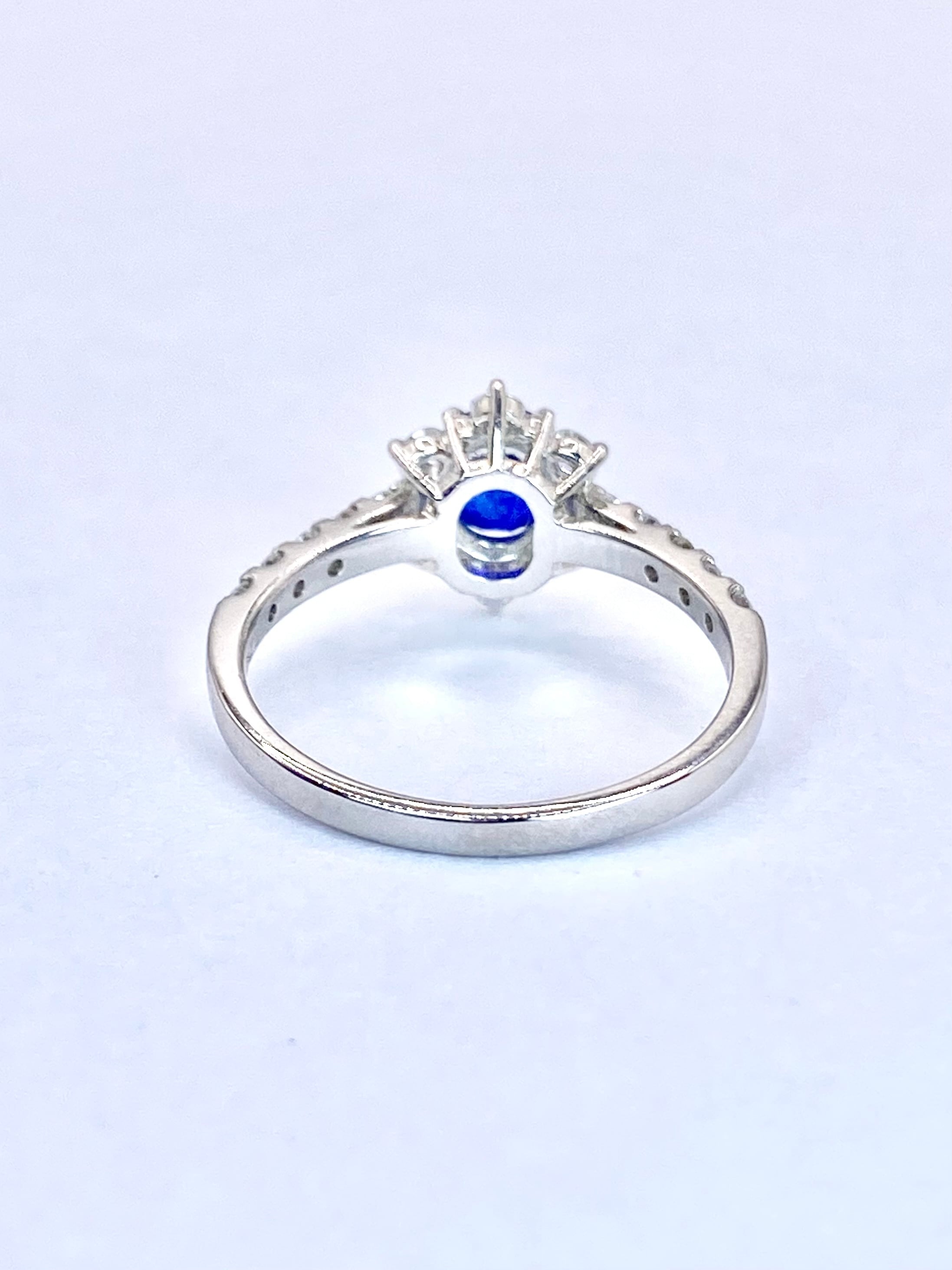 ロイヤルブルーサファイア 0.78ct / ダイヤモンド 計0.5ct Pt900