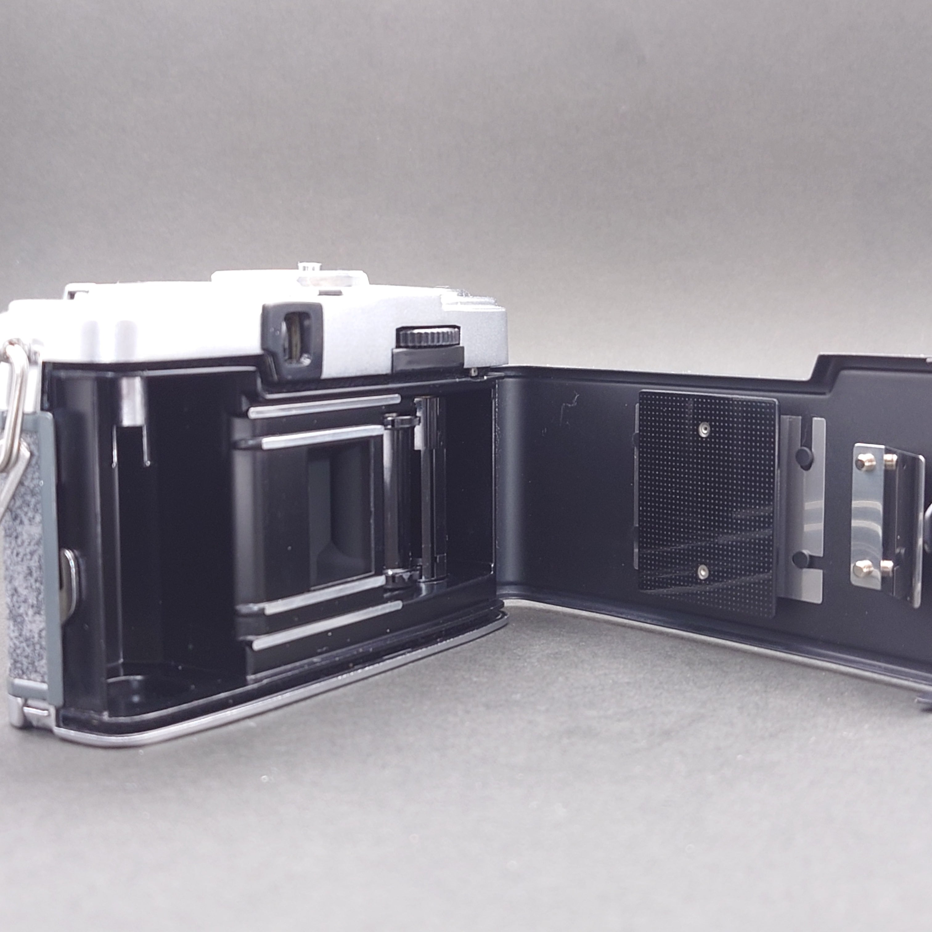 OLYMPUS PEN EES2 コンパクトフィルムカメラ 整備済み OLYMPUS PEN EES-2 ハーフサイズ フィルムカメラ 整備済み