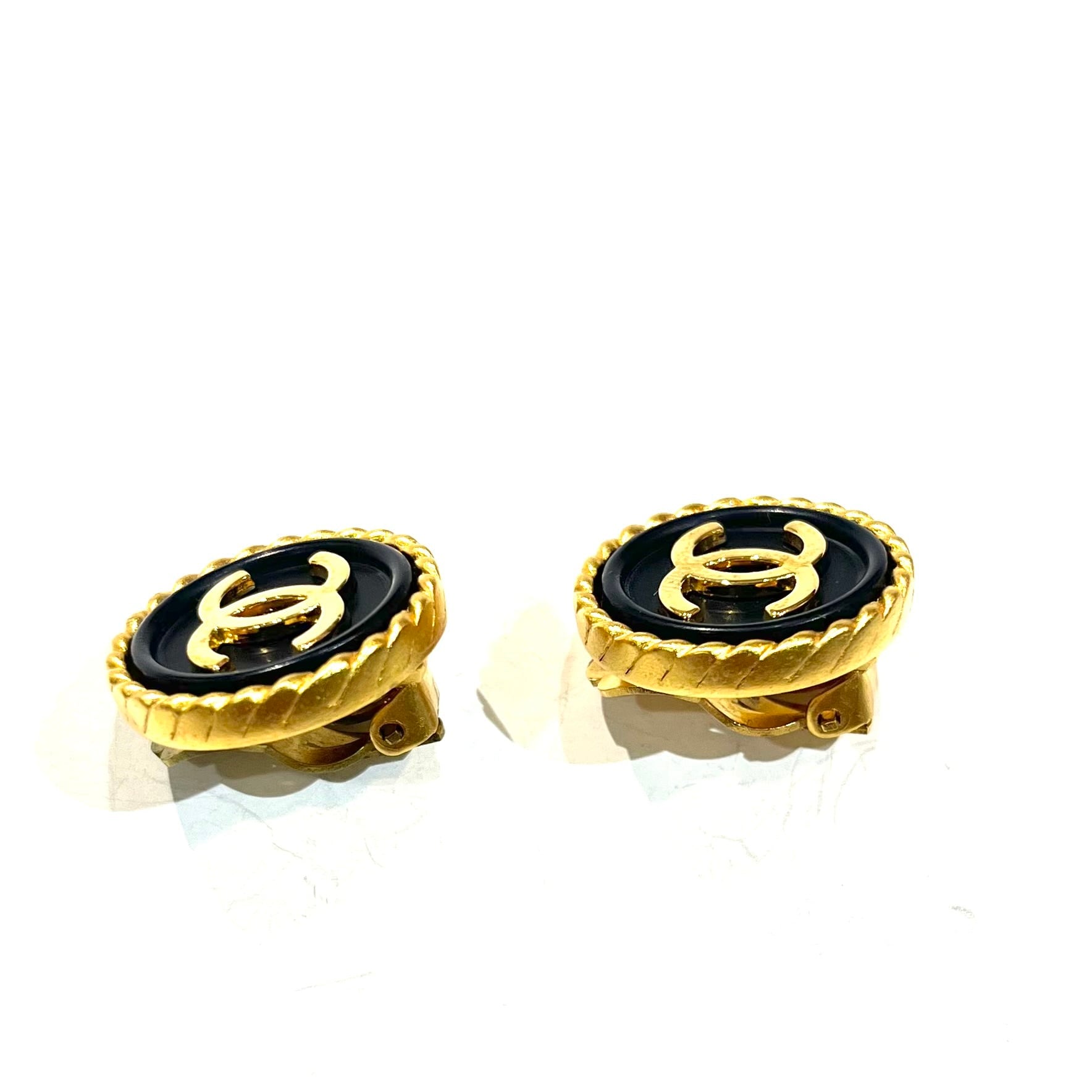 CHANEL】2364 シャネル96年製 ヴィンテージ ブラックゴールドココ