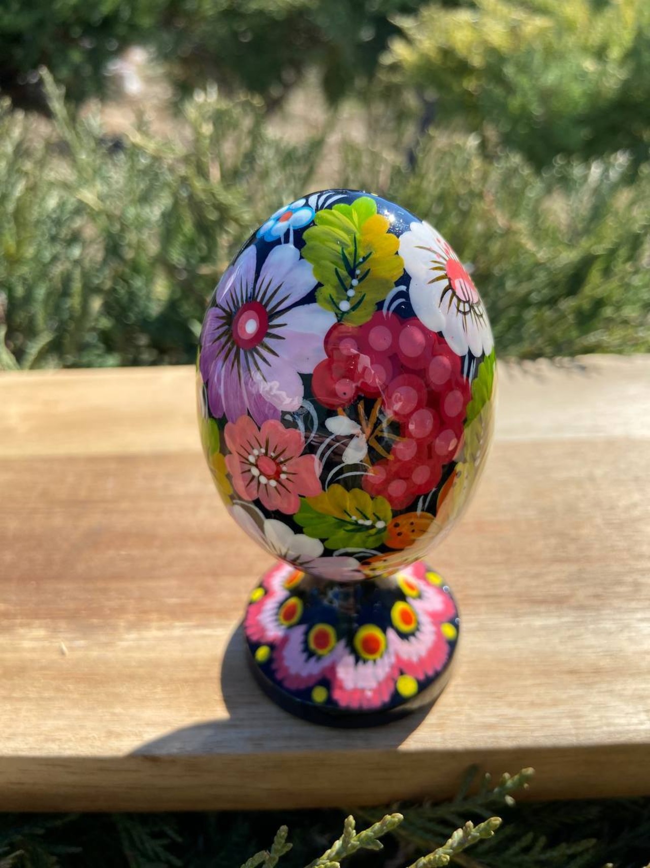 ペトリキウカ塗り　木製プィサンカ・スタンド一体型（イースター・エッグ）9cm（ホメンコ作） - 3