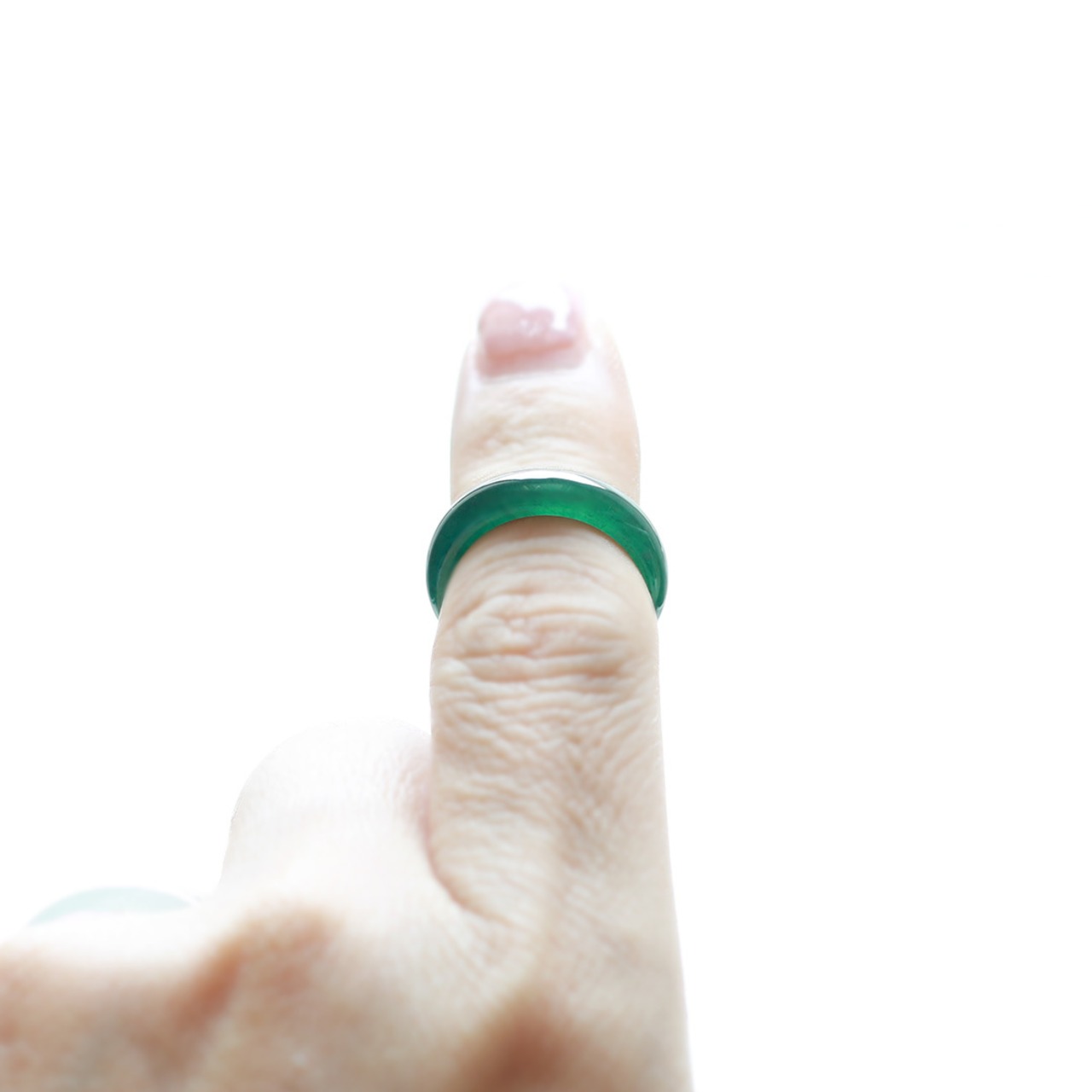 【7,5号】透明感抜群！深い緑翡翠 くり抜き甲丸リング A貨翡翠 jd_rg1658