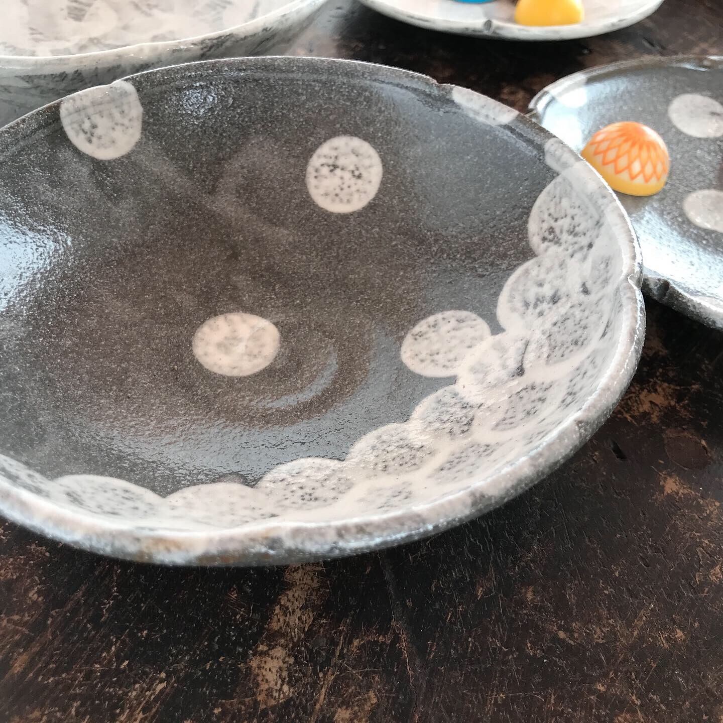 粉引きぺたぺたりードット鉢M