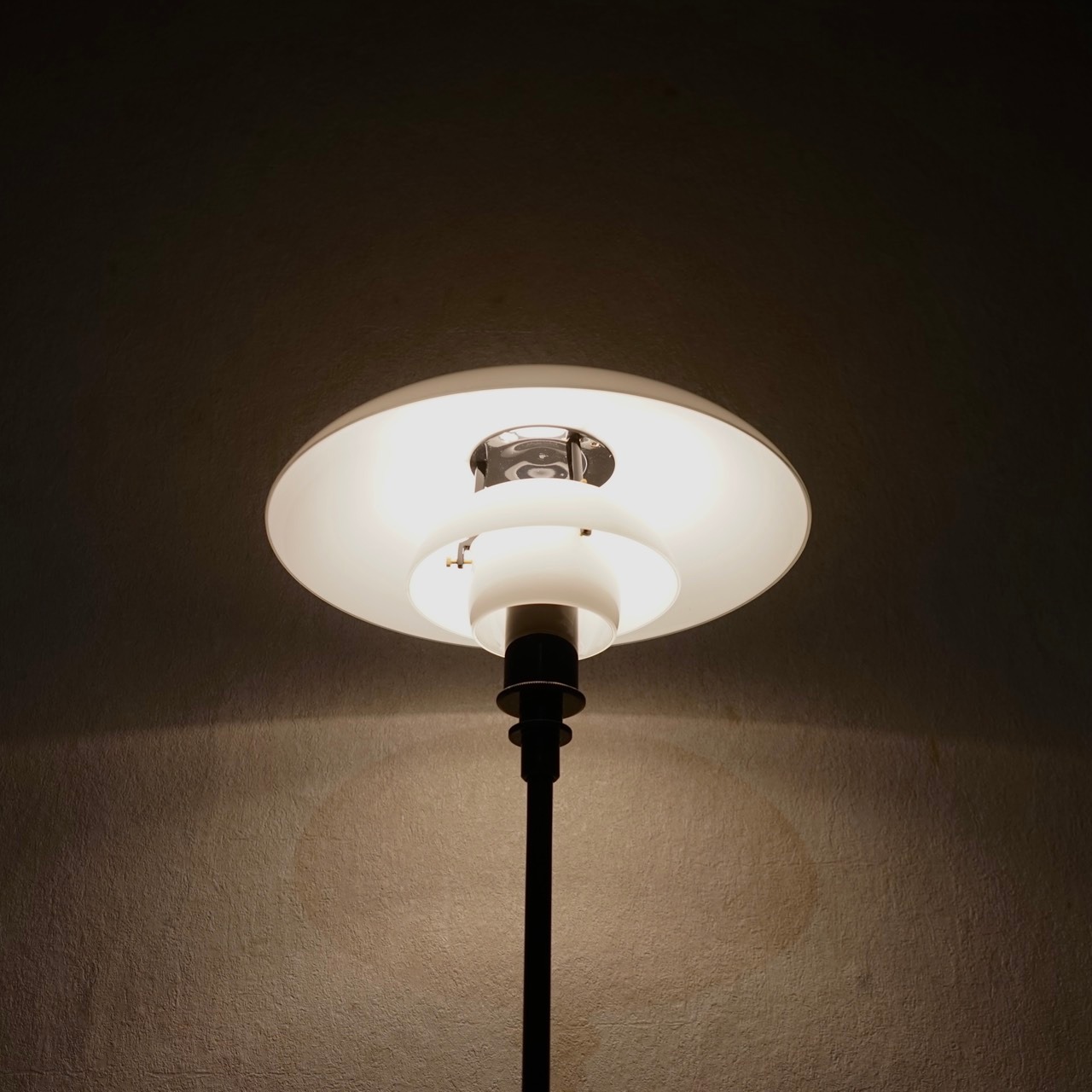 Italux ROGER フロアランプ MLE3028/1 フロアスタンド フロア照明 スタンドライト 間接照明 ガラスシェード モダン 北欧 ミッドセンチュリー