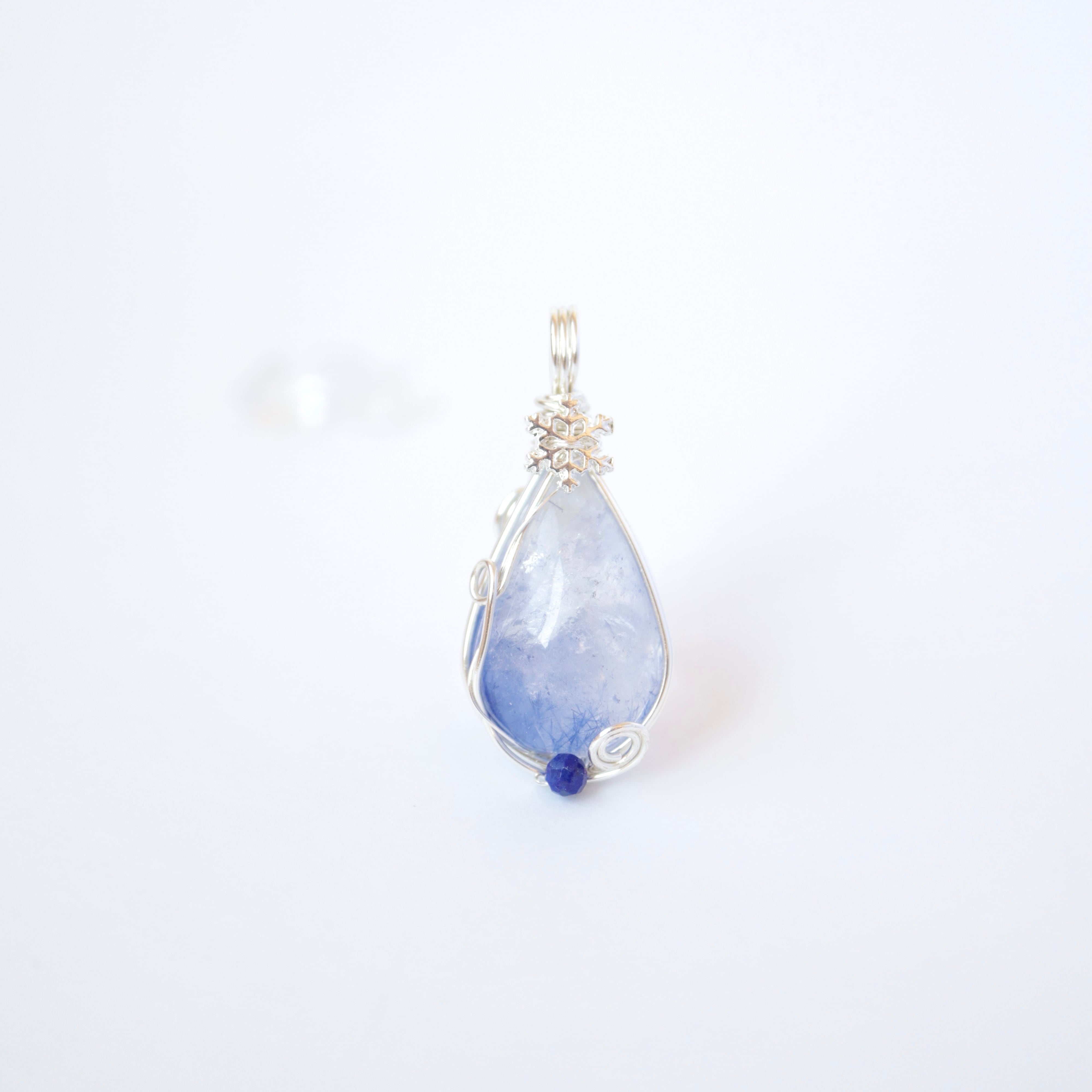 【1点もの】デュモルチェライトインクォーツ《青を孕む結晶》|静謐のしずく