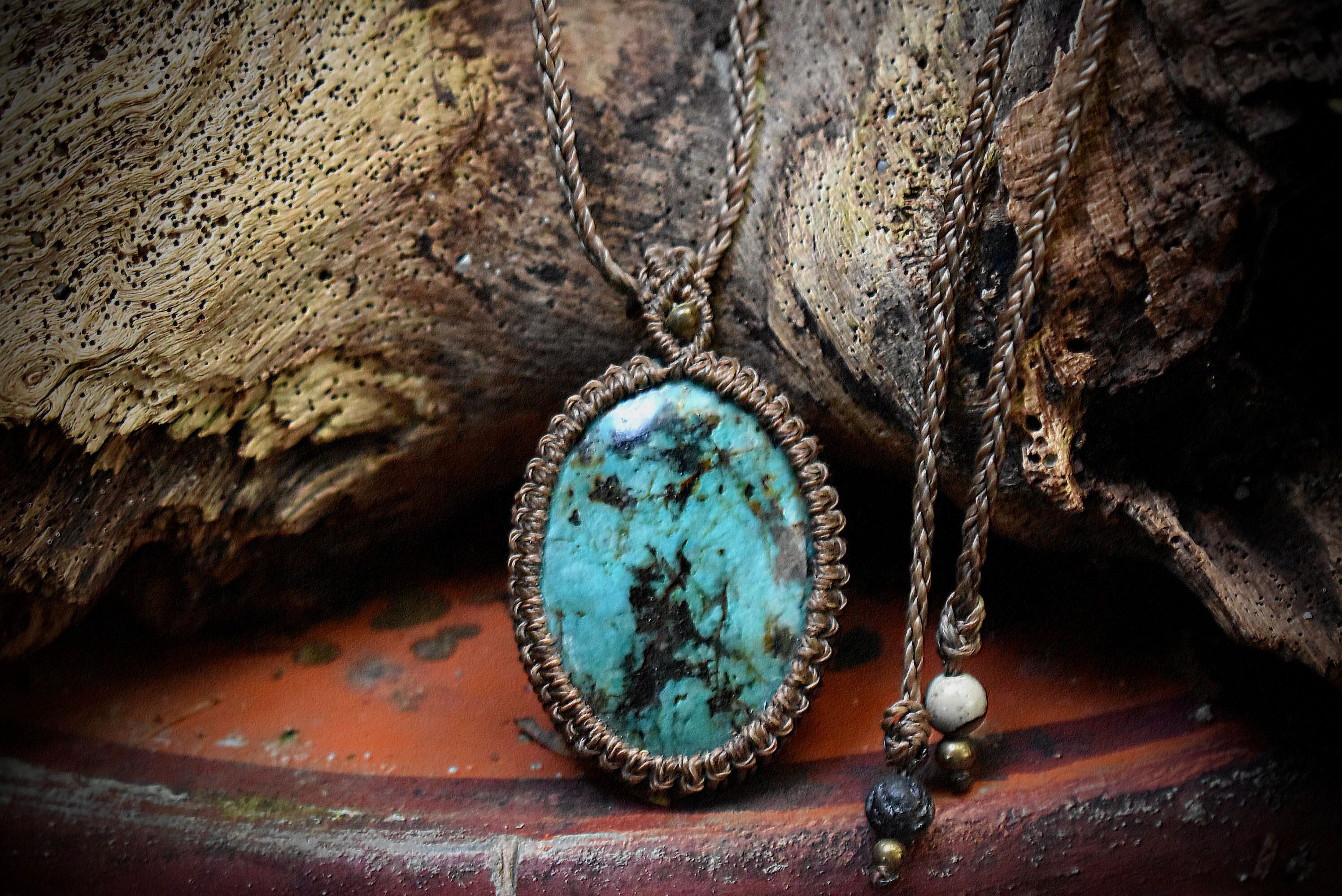 彩り鮮やか★アフリカンターコイズ マクラメペンダント