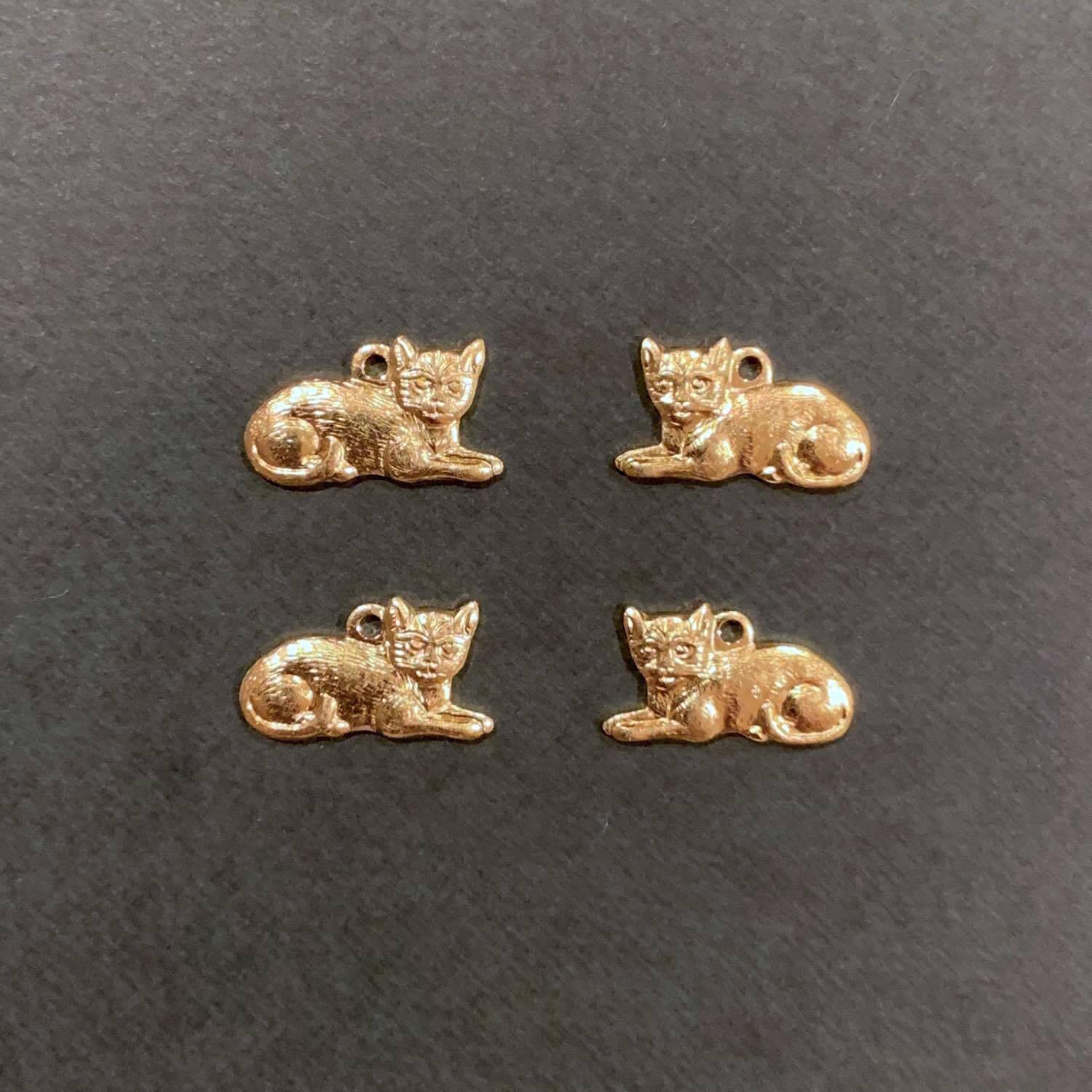 真鍮 猫チャーム ステンレスピアス 真鍮 猫チャーム ステンレスピアス 楽天市場】ピアス つけっぱなし