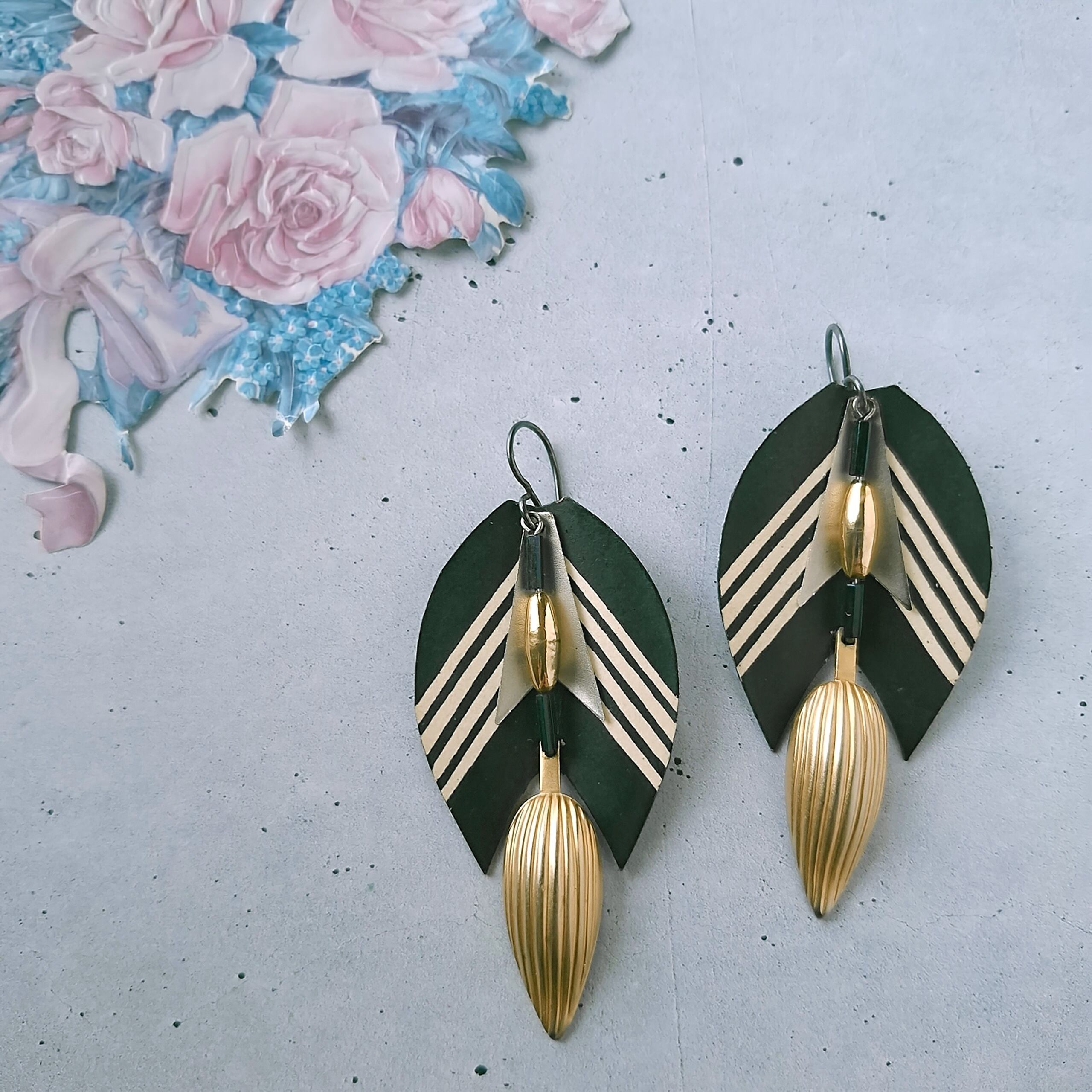 delightful kicky uni vintageshop