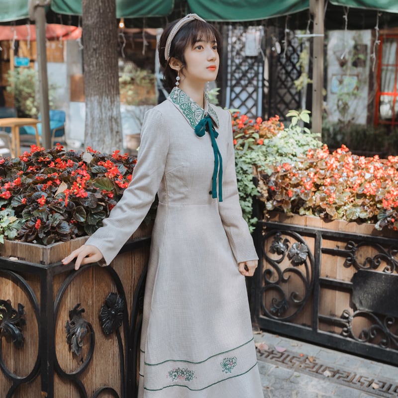 チャイナ風ワンピース 民国風ワンピース ロング丈ワンピース チェック柄ワンピース 改良唐装 改良漢服 チャイナ風服 中華服 改良型チャイナドレス 普段着 S M L Ll 女子会 同窓会 折り襟 長袖 レトロ ハイウエスト 刺繍 Elegant チャイナ風ワンピース 民国風ワンピース ロング丈ワンピース チェック柄ワンピース 改良唐装 改良漢服 チャイナ風服 中華服 改良型チャイナドレス 普段着 S M L Ll 女子会 同窓会 折り襟 長袖 レトロ ハイウエスト 刺繍 Elegant