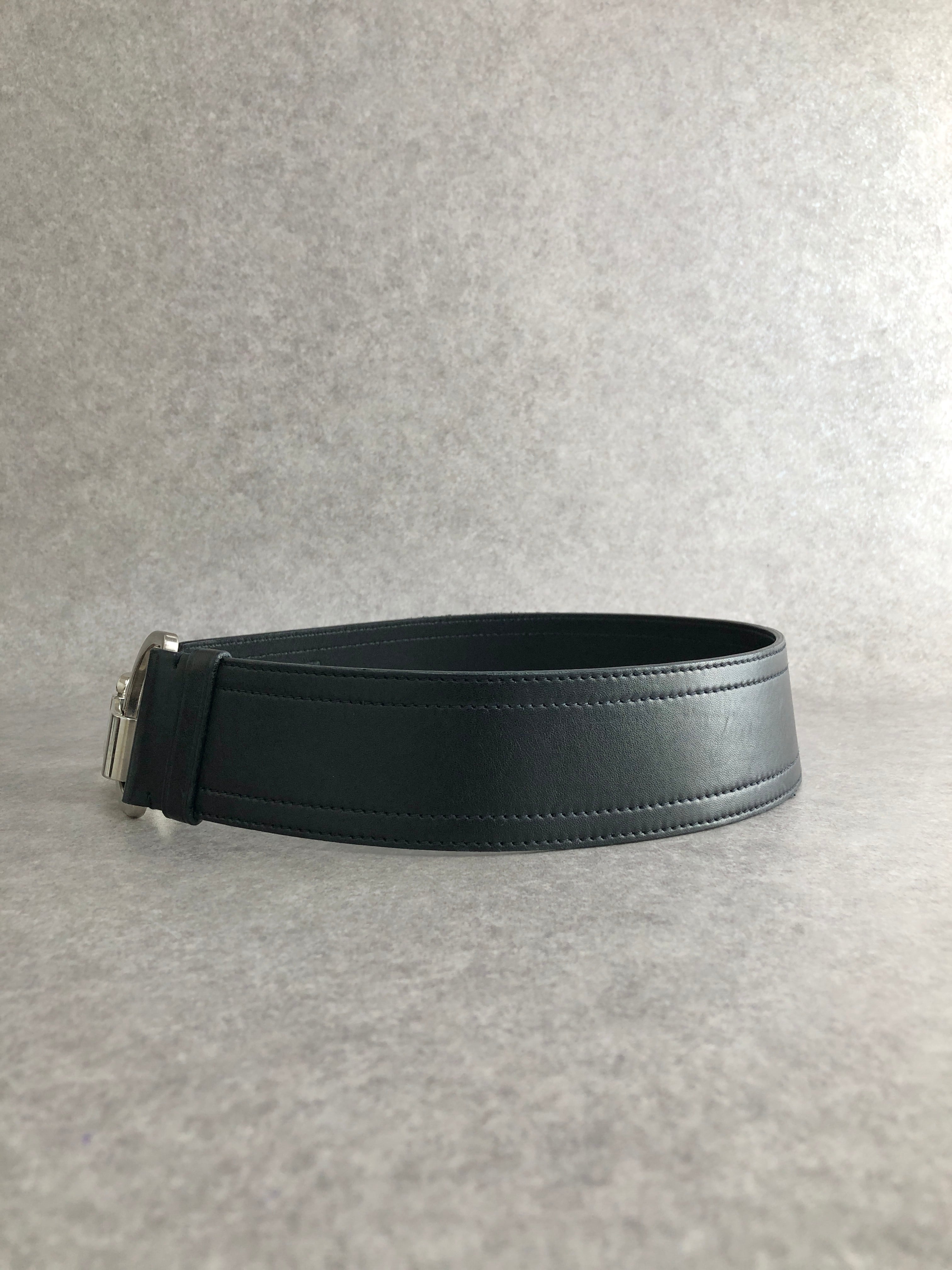 PRADA 黒 レザーベルト メタルバックル PRADA プラダ ベルト ブラック ロゴ レザー メタルバックル vintage