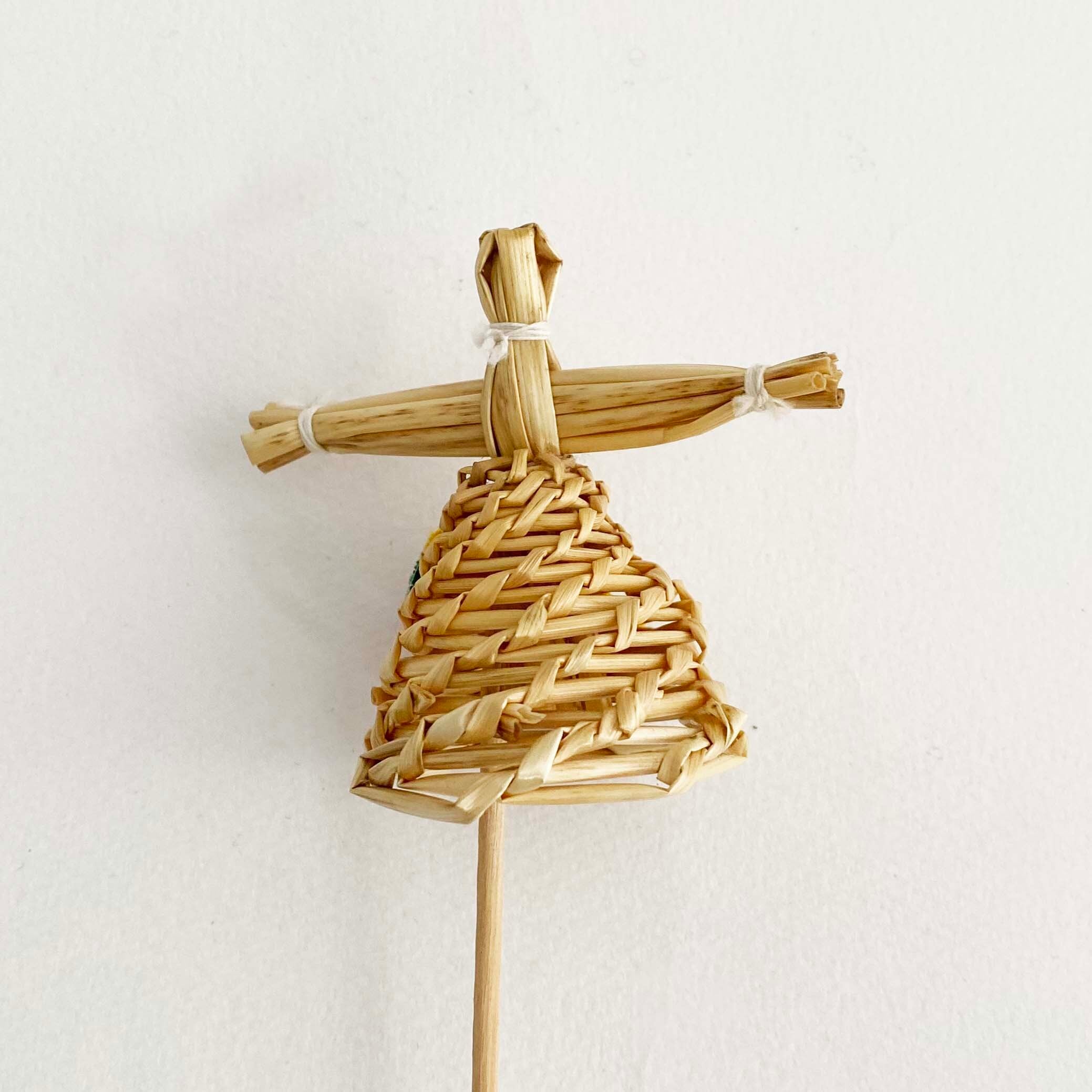 リトアニア 棒付き麦わら人形